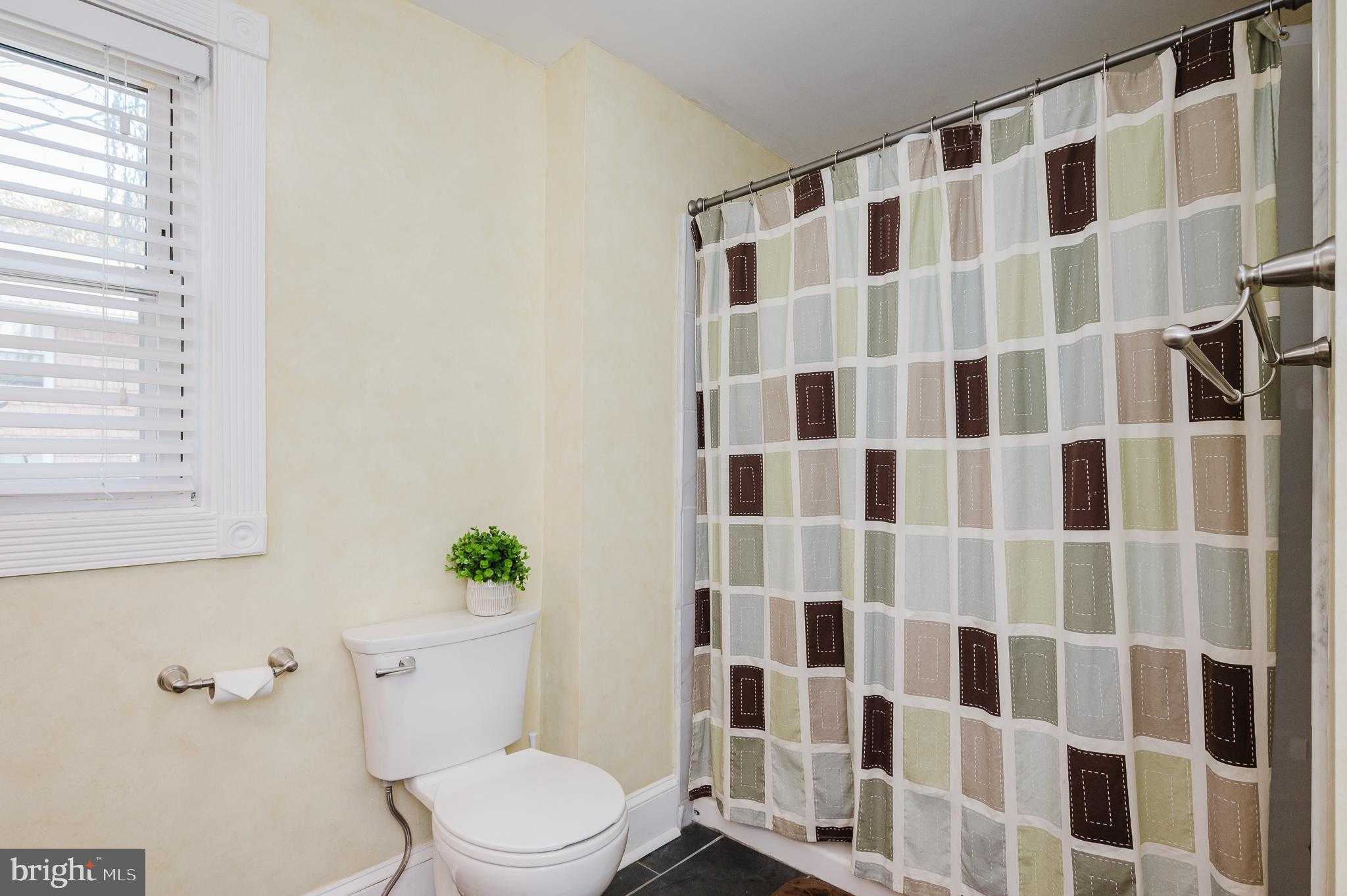 312 Lafayette St photo 29