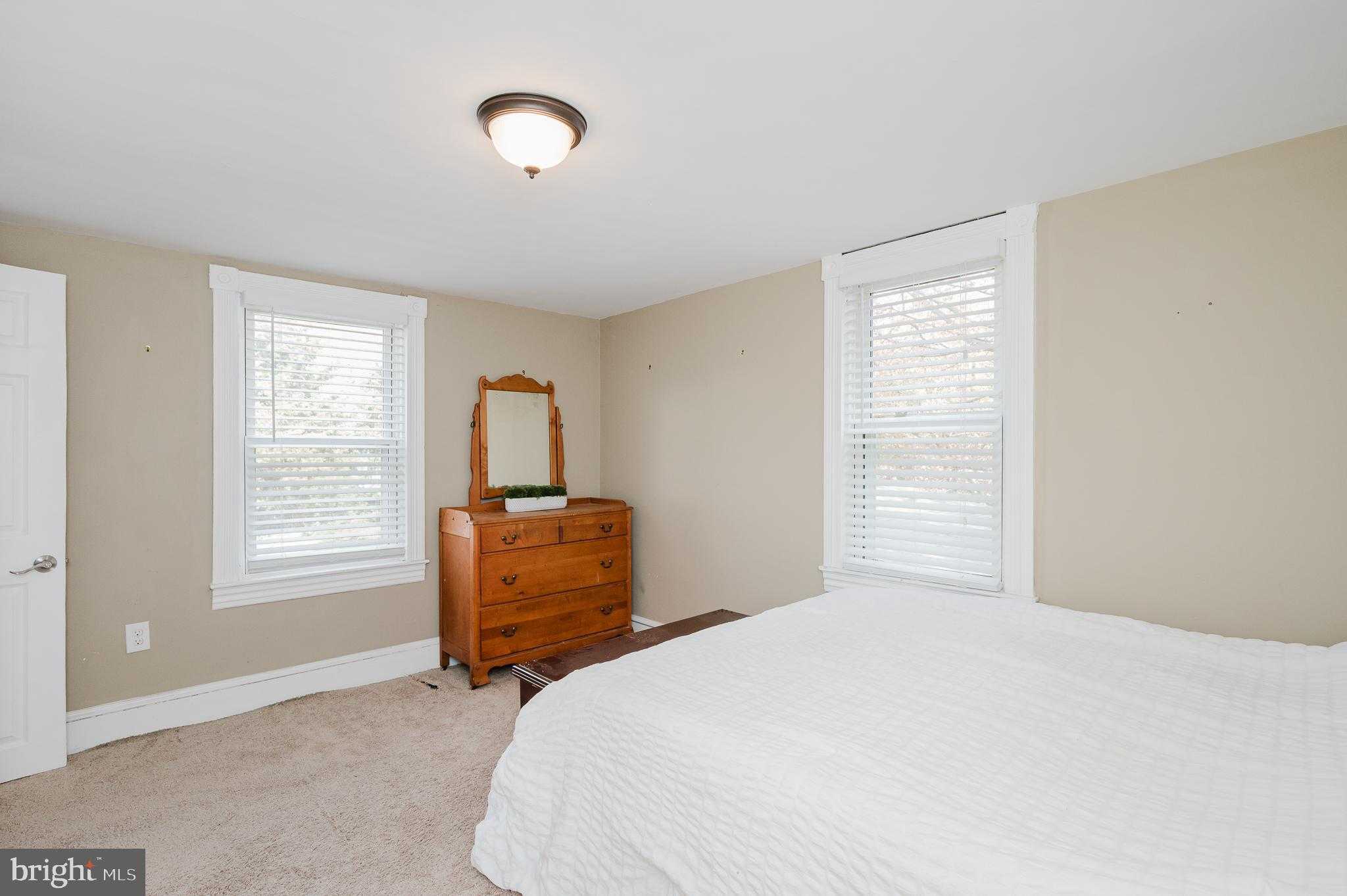 312 Lafayette St photo 35