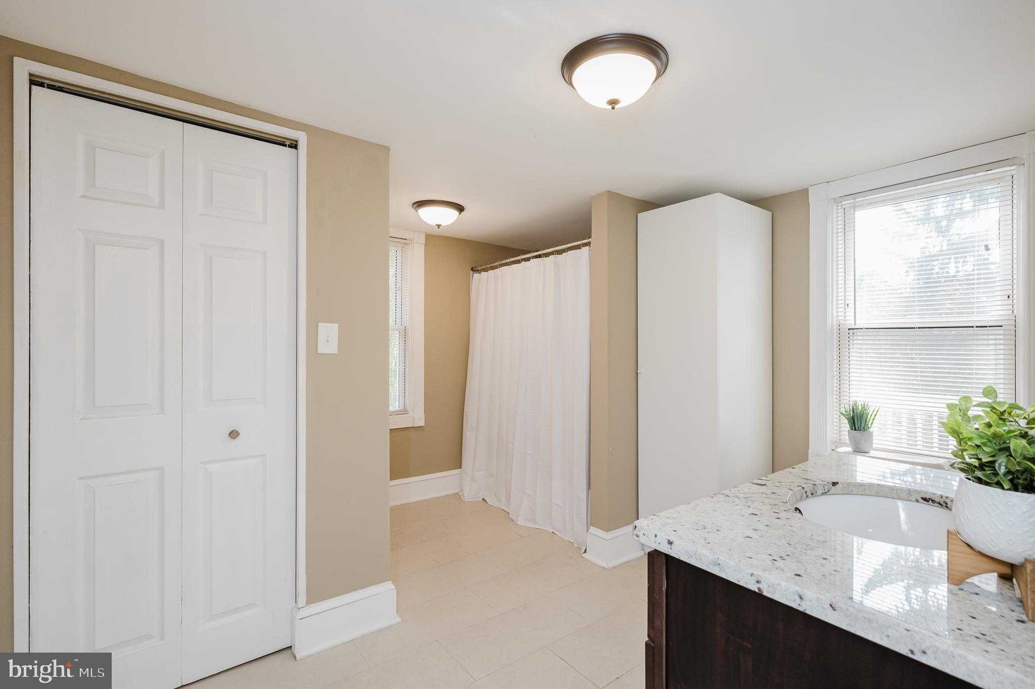 312 Lafayette St photo 36