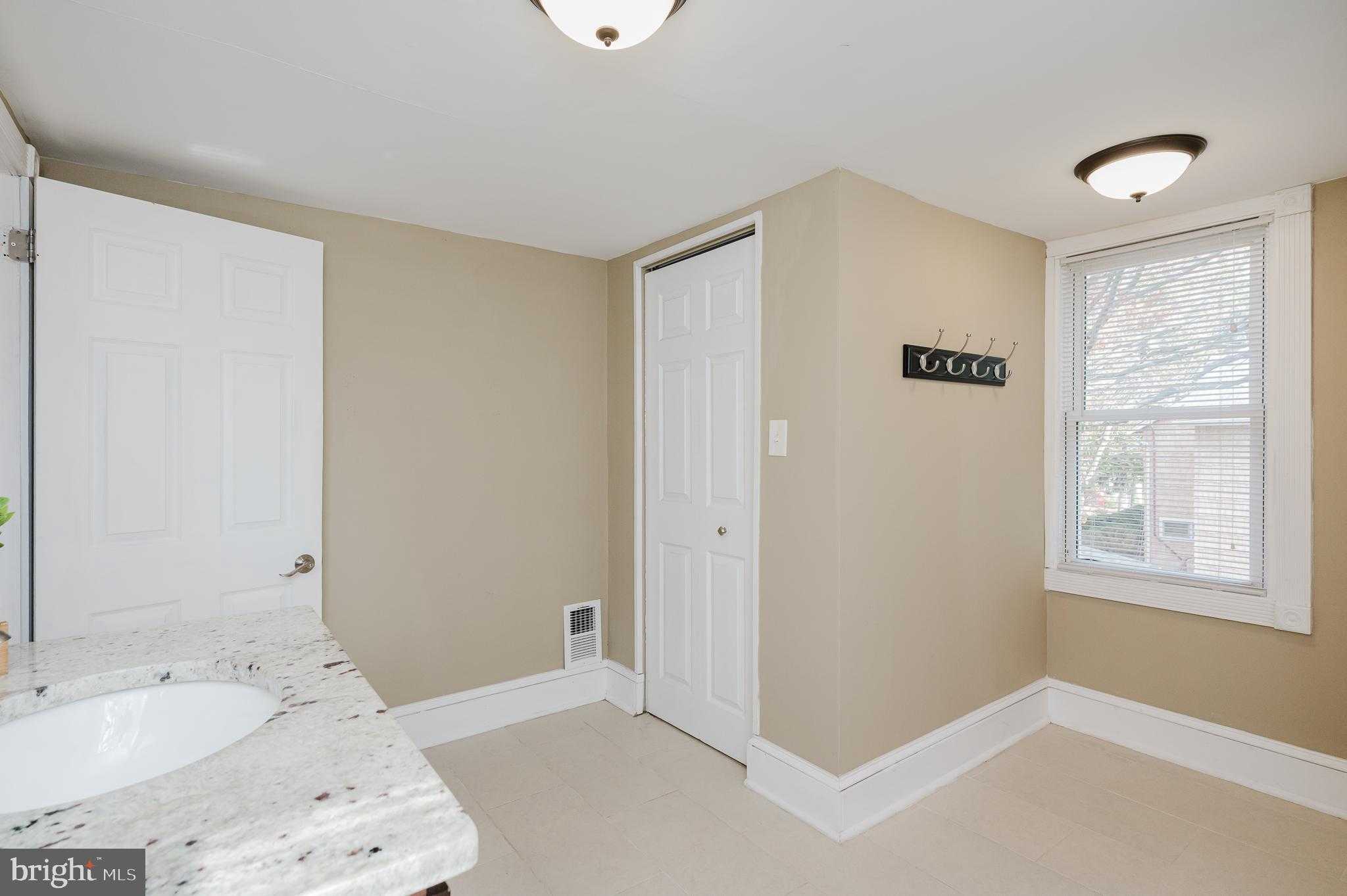 312 Lafayette St photo 40