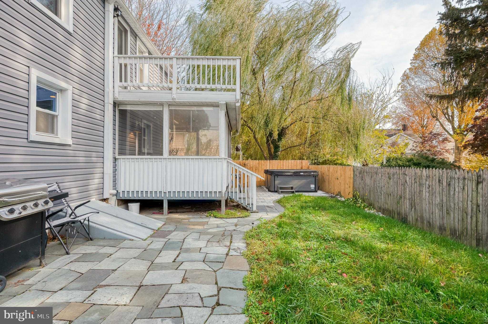 312 Lafayette St photo 69