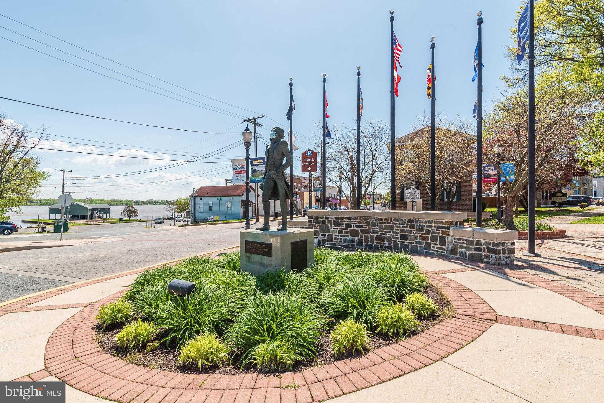 312 Lafayette St photo 94