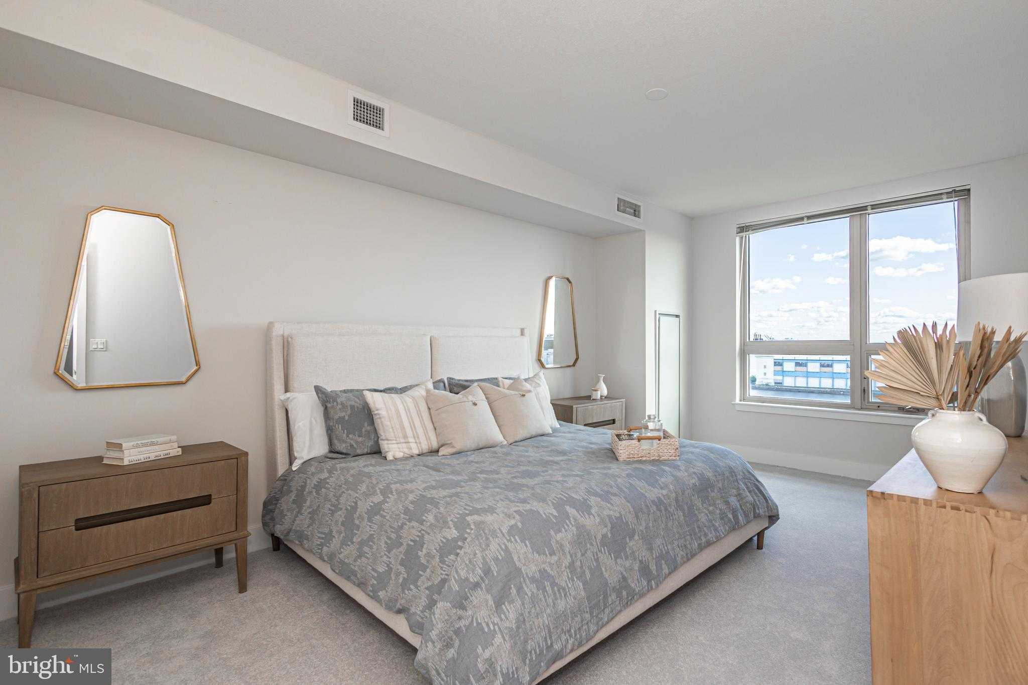 717 S Chris Columbus Blvd # 909 photo 24