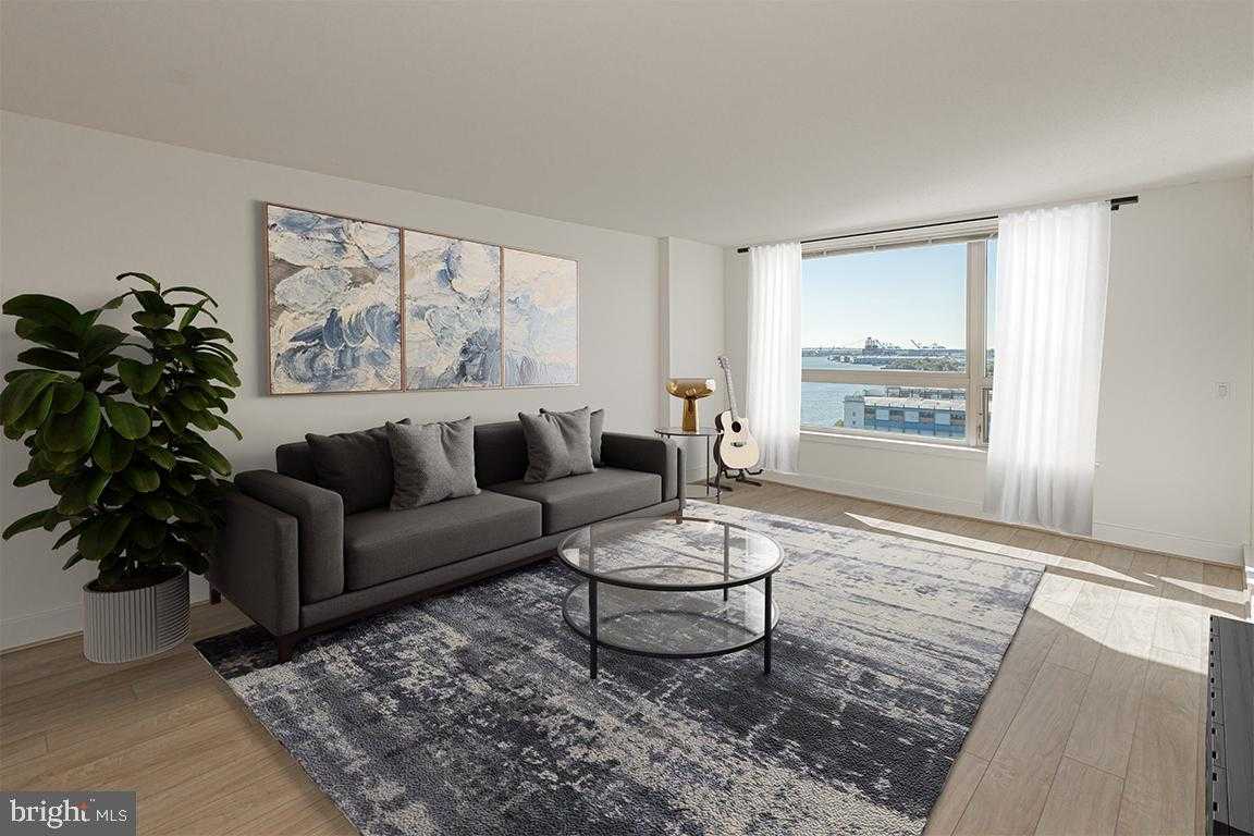 717 S Chris Columbus Blvd # 814