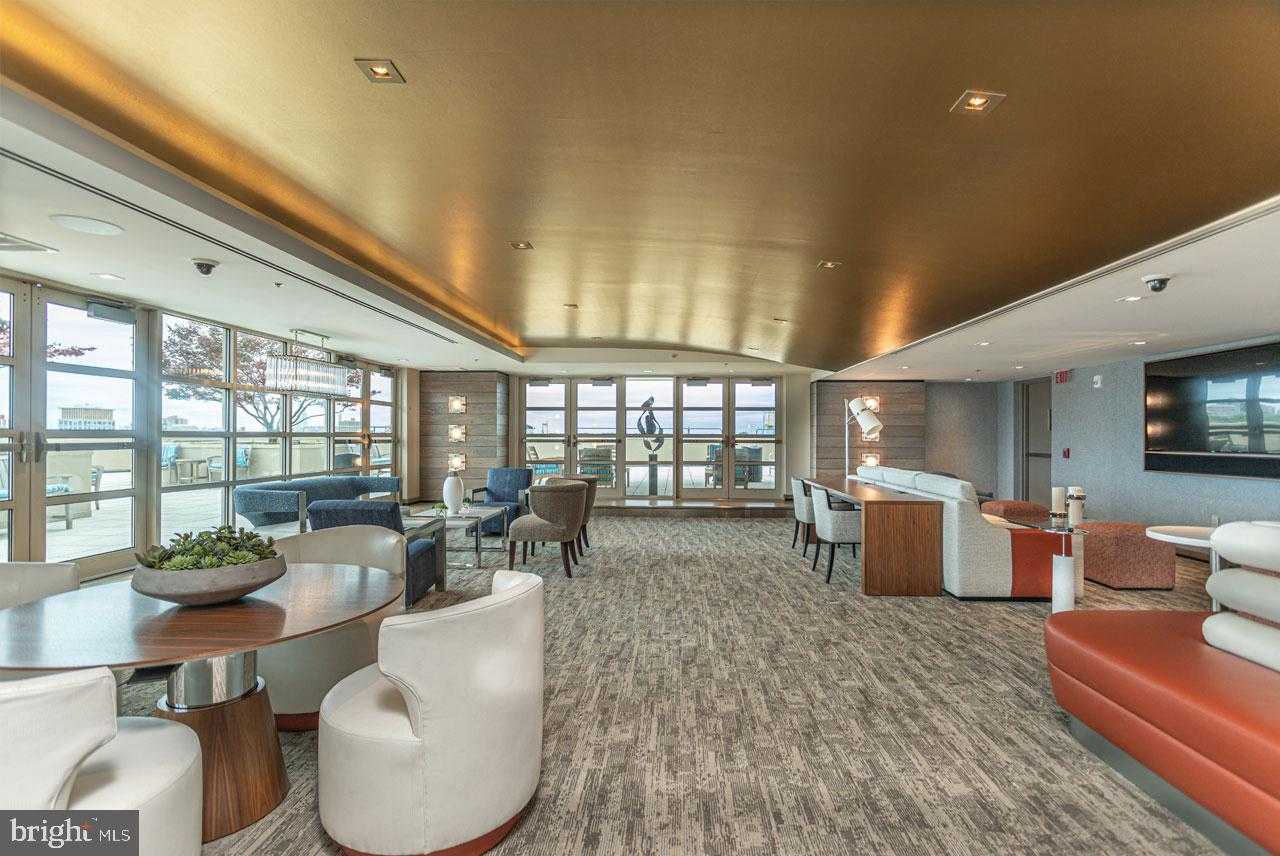 717 S Chris Columbus Blvd # 814 photo 41