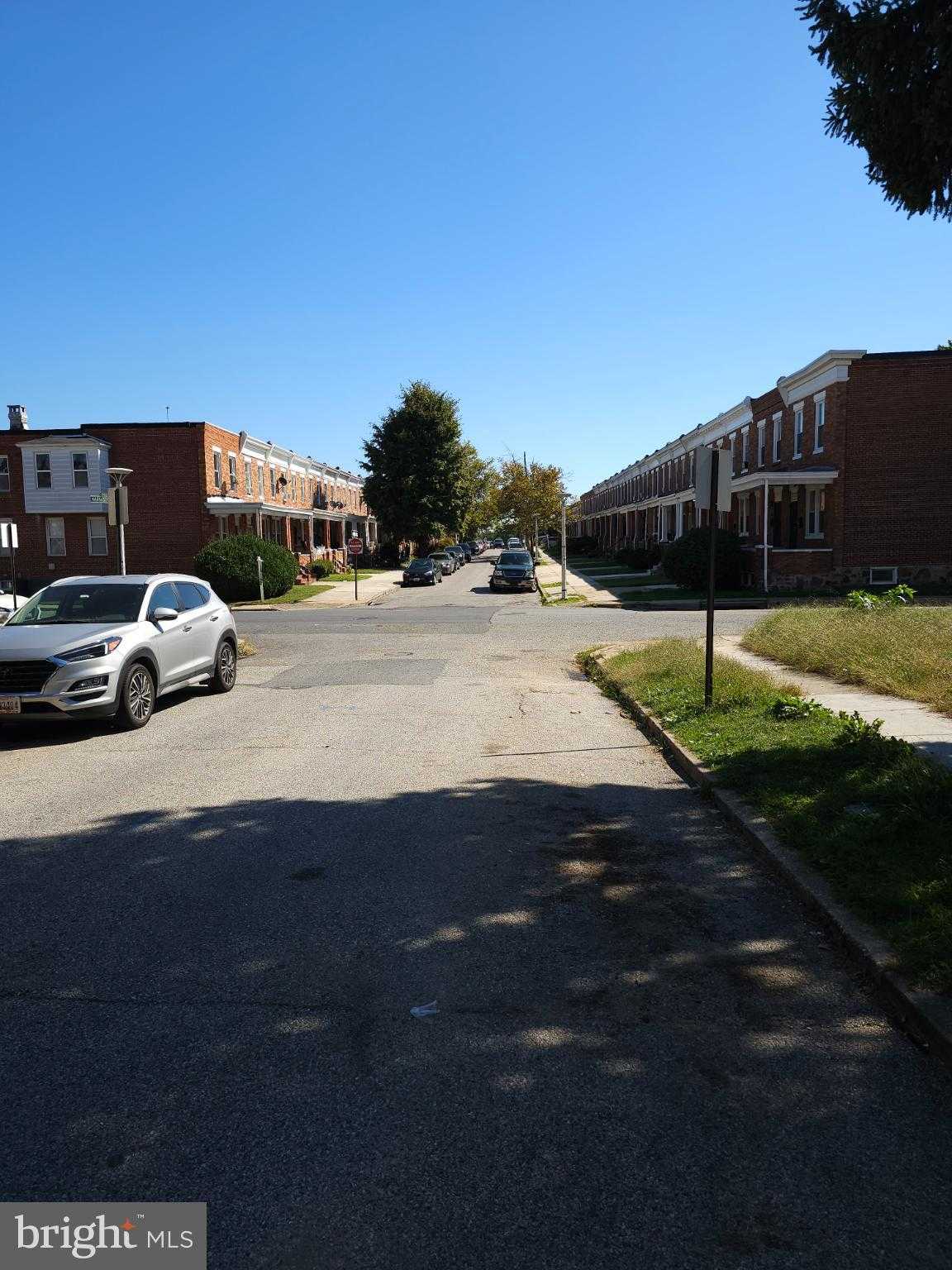 3239 Dudley Ave photo 2