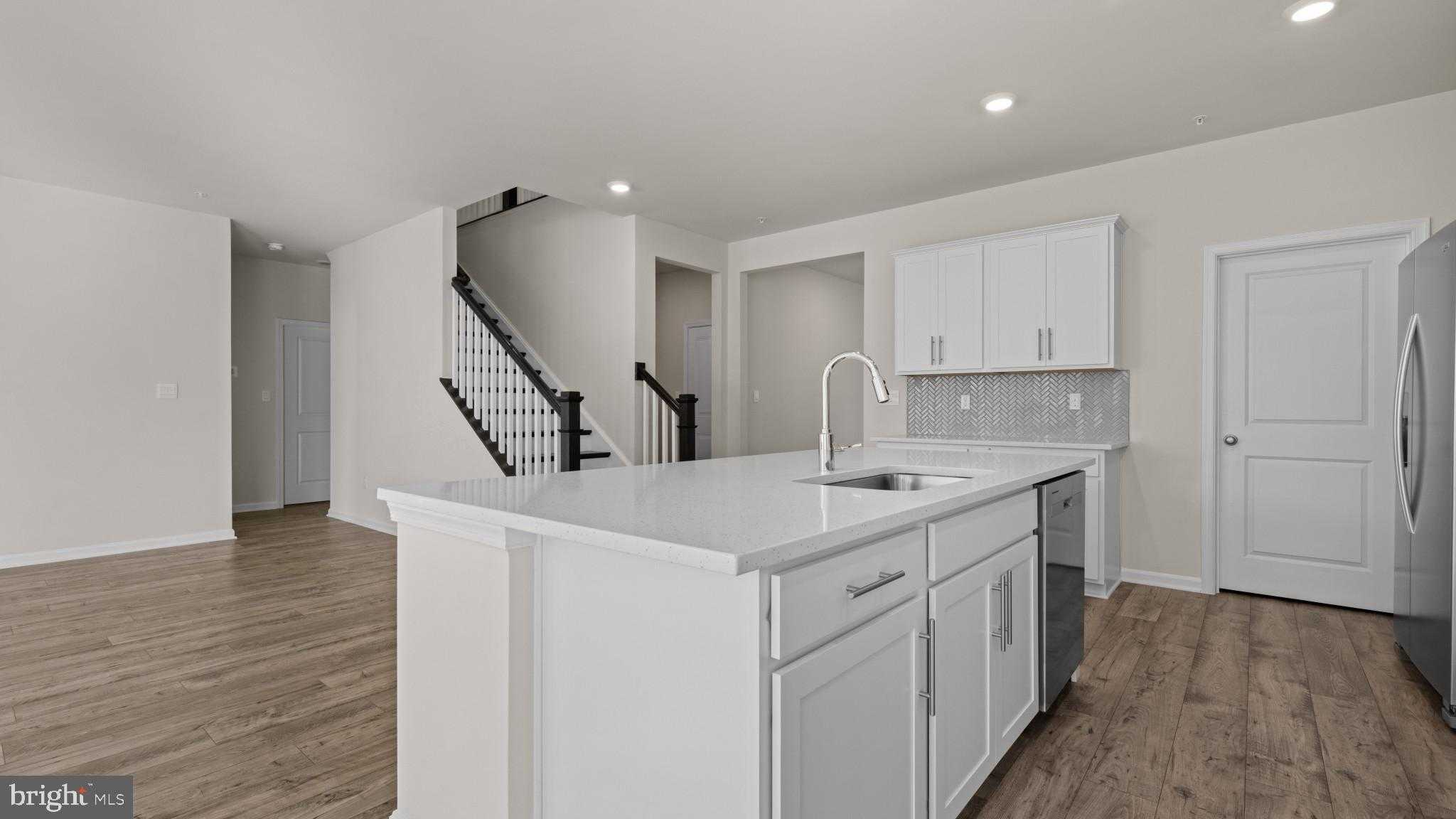 8 Comes Ridge CT photo 9