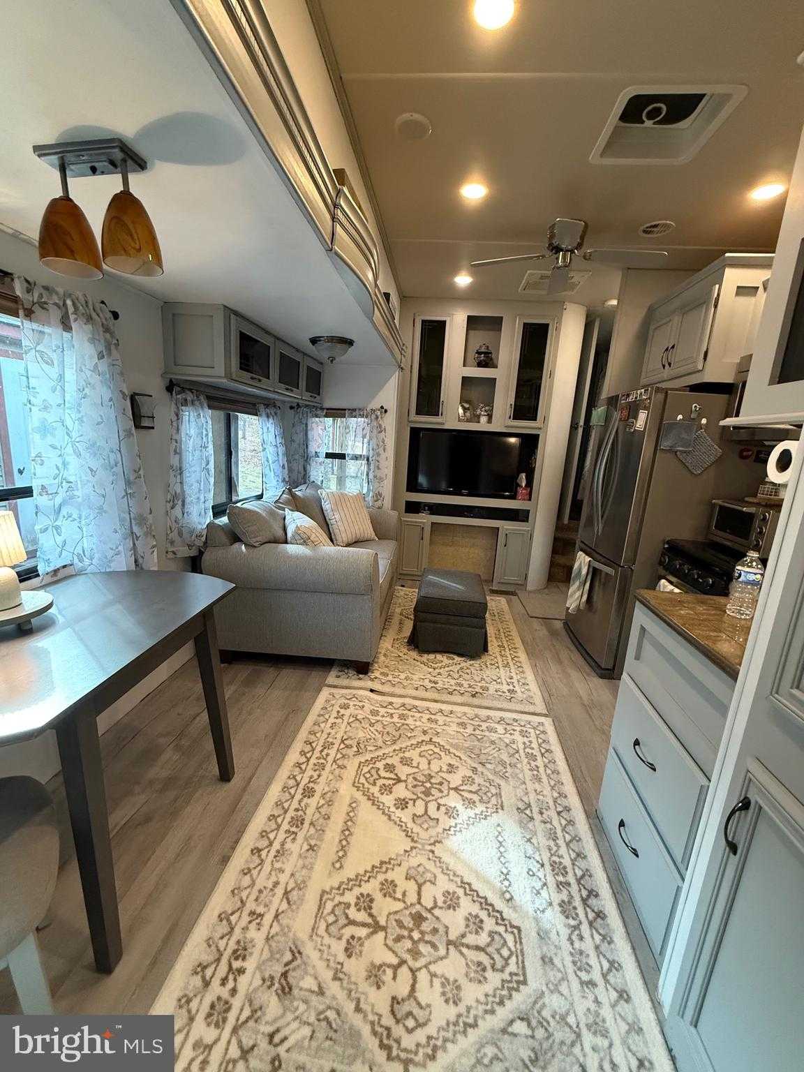 1327 Golliday Ln photo 11