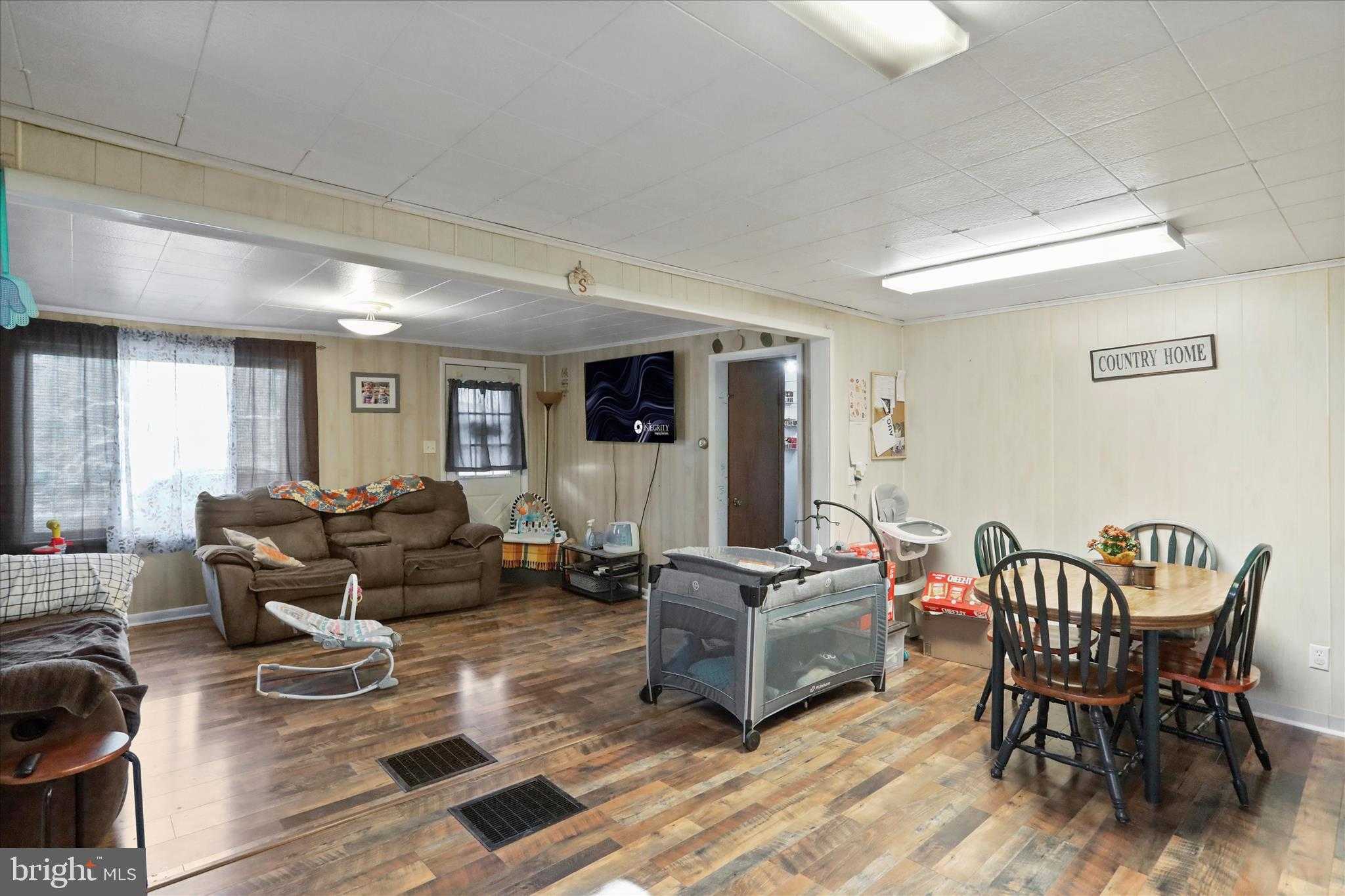 18318 Derwood Dr photo 8