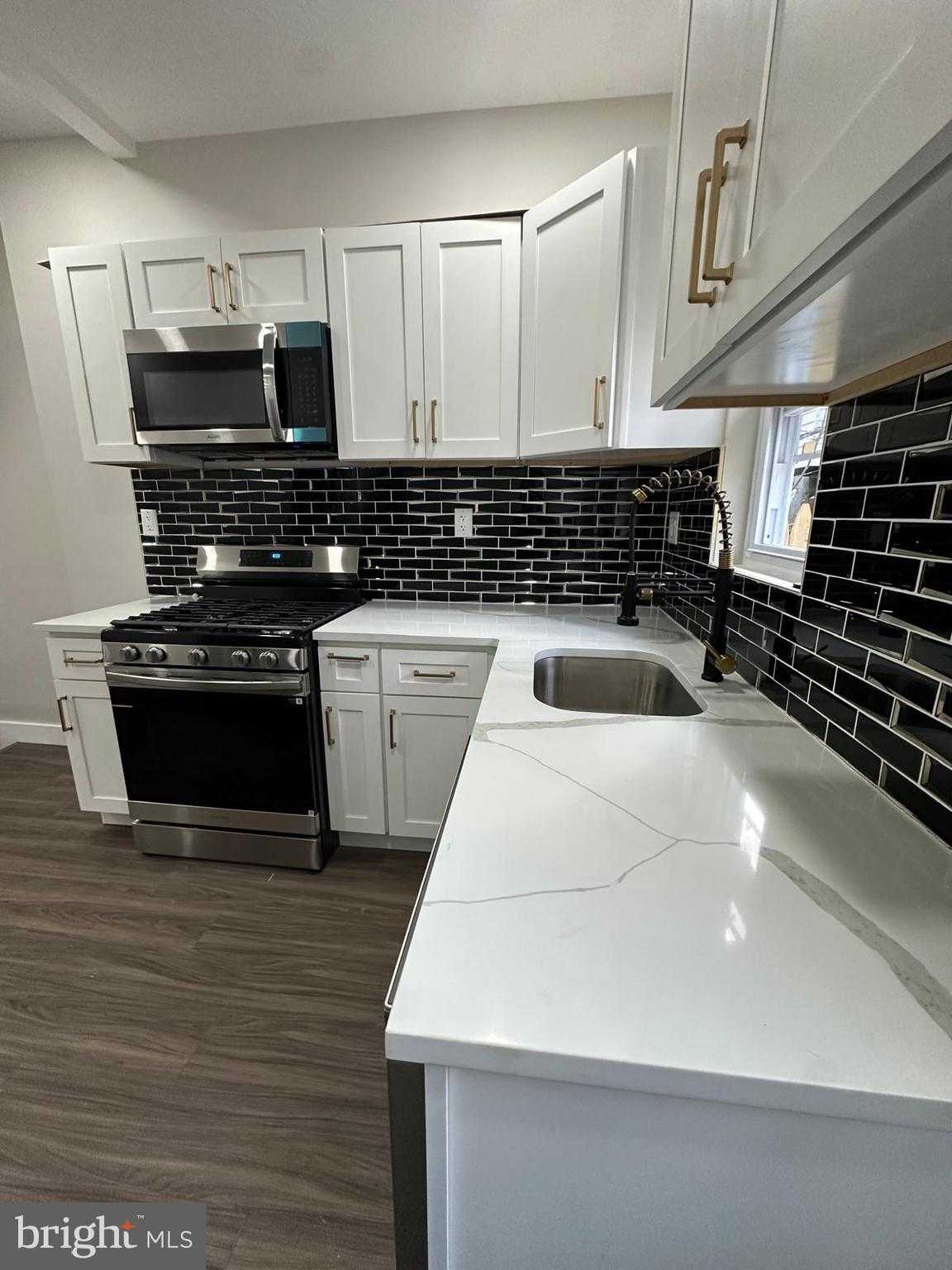 2428 S Beulah St photo 2