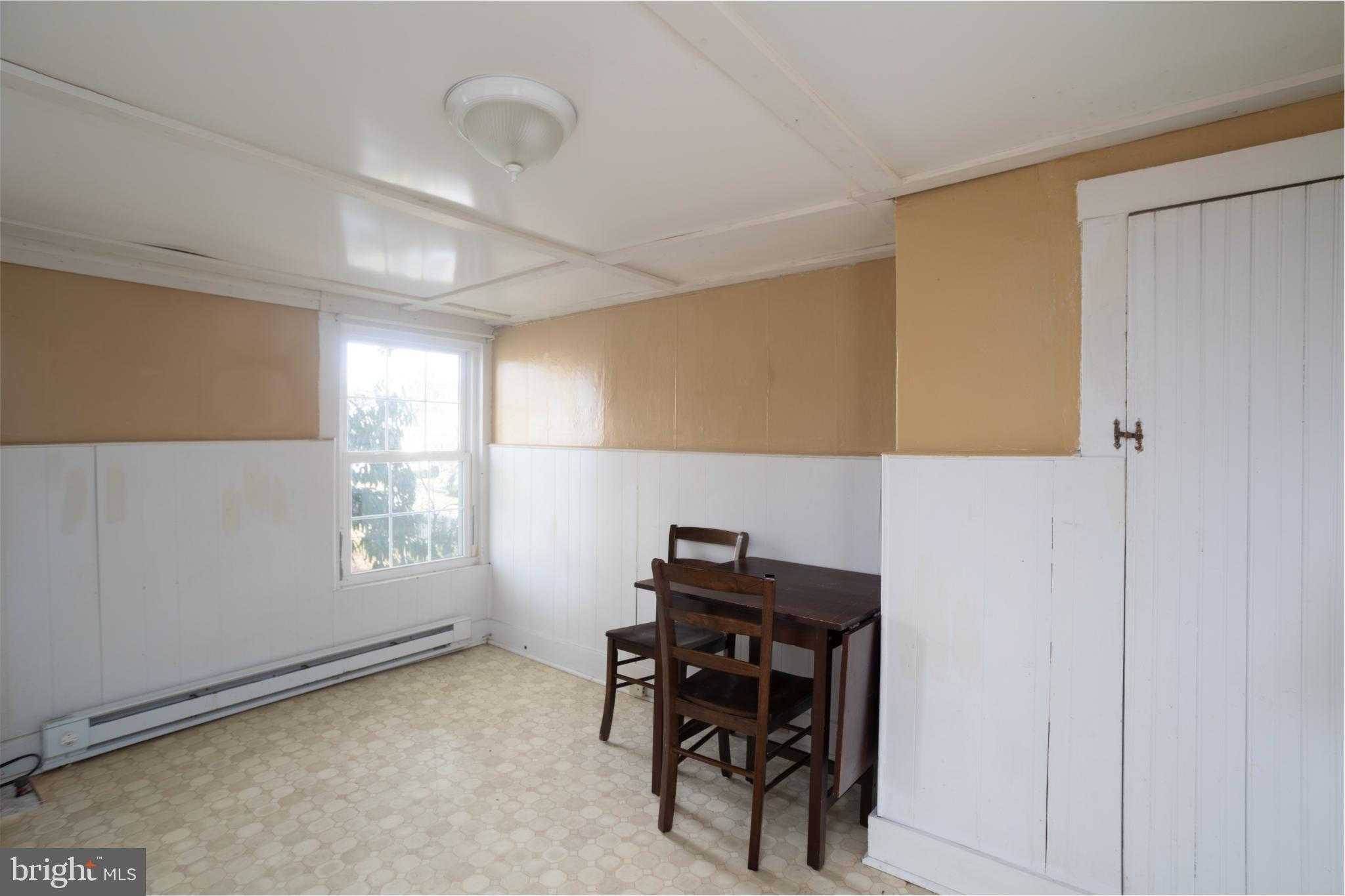 106 S 6th St photo 7