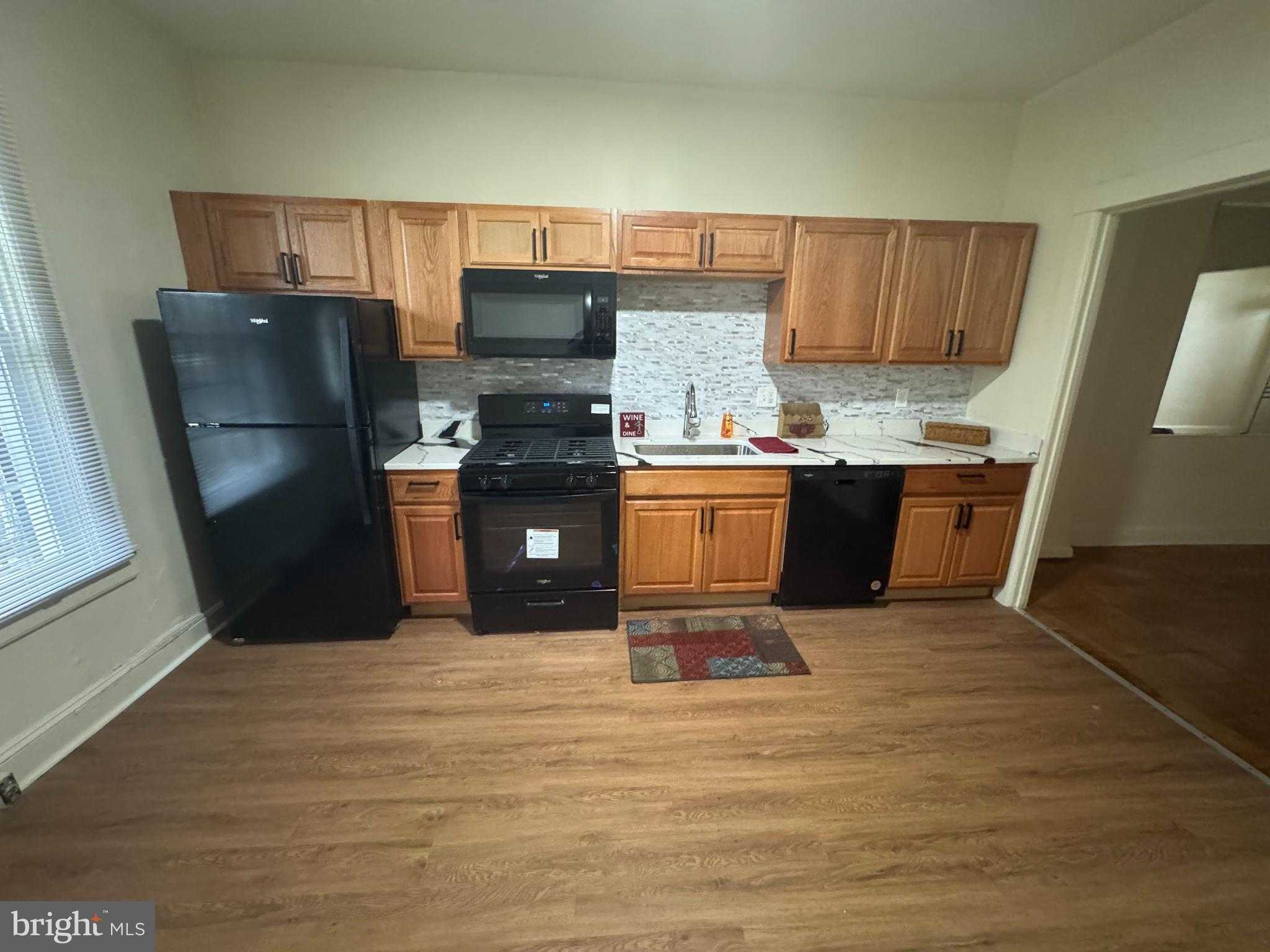 1638 Darley Ave photo 2