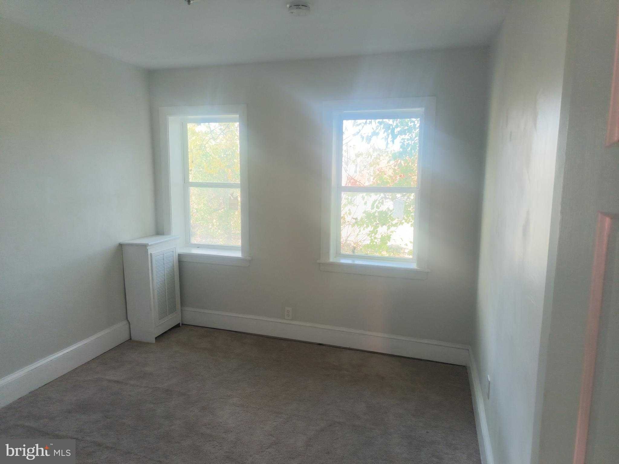 804 Bonaparte Ave photo 5