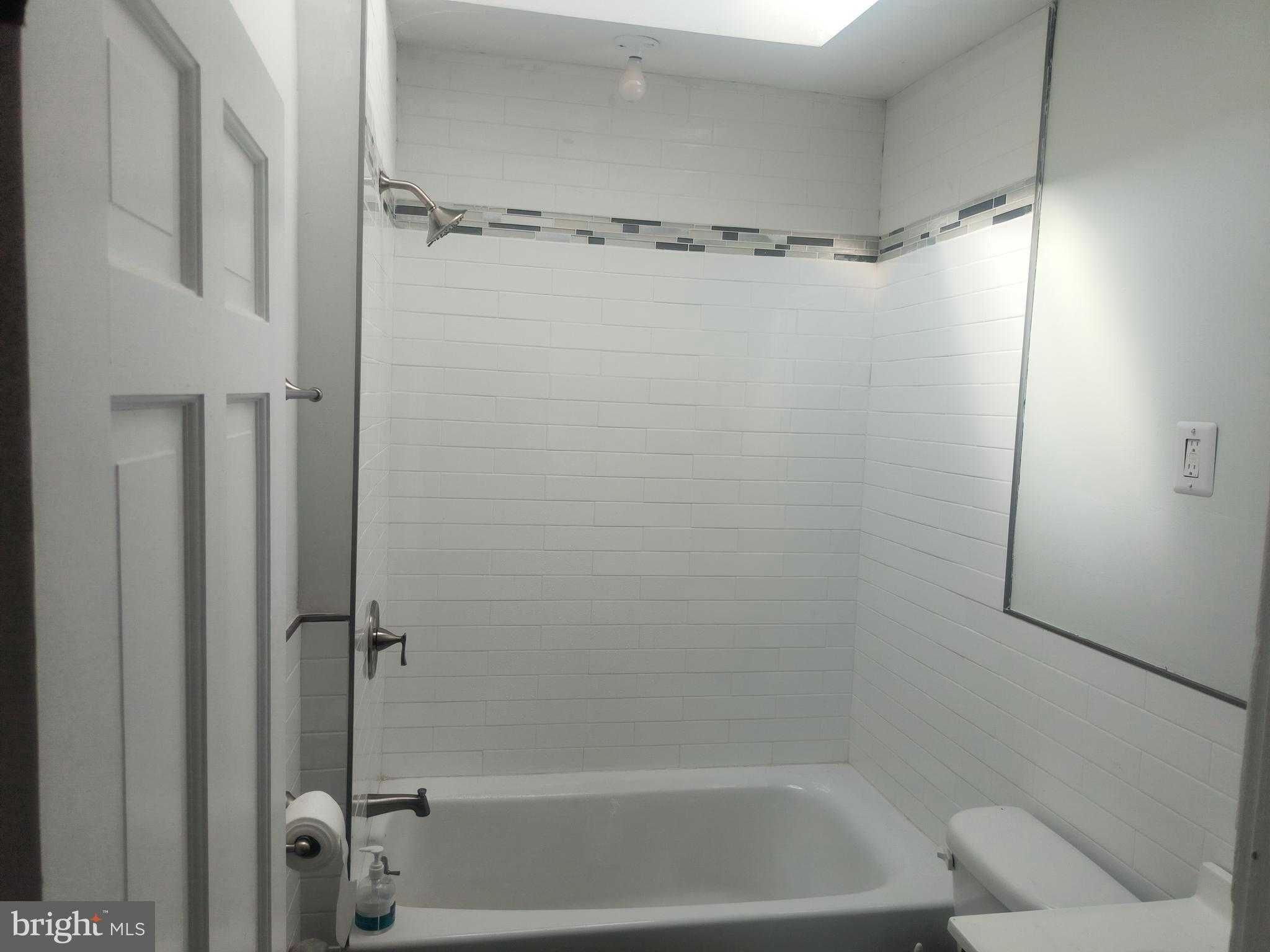 804 Bonaparte Ave photo 6