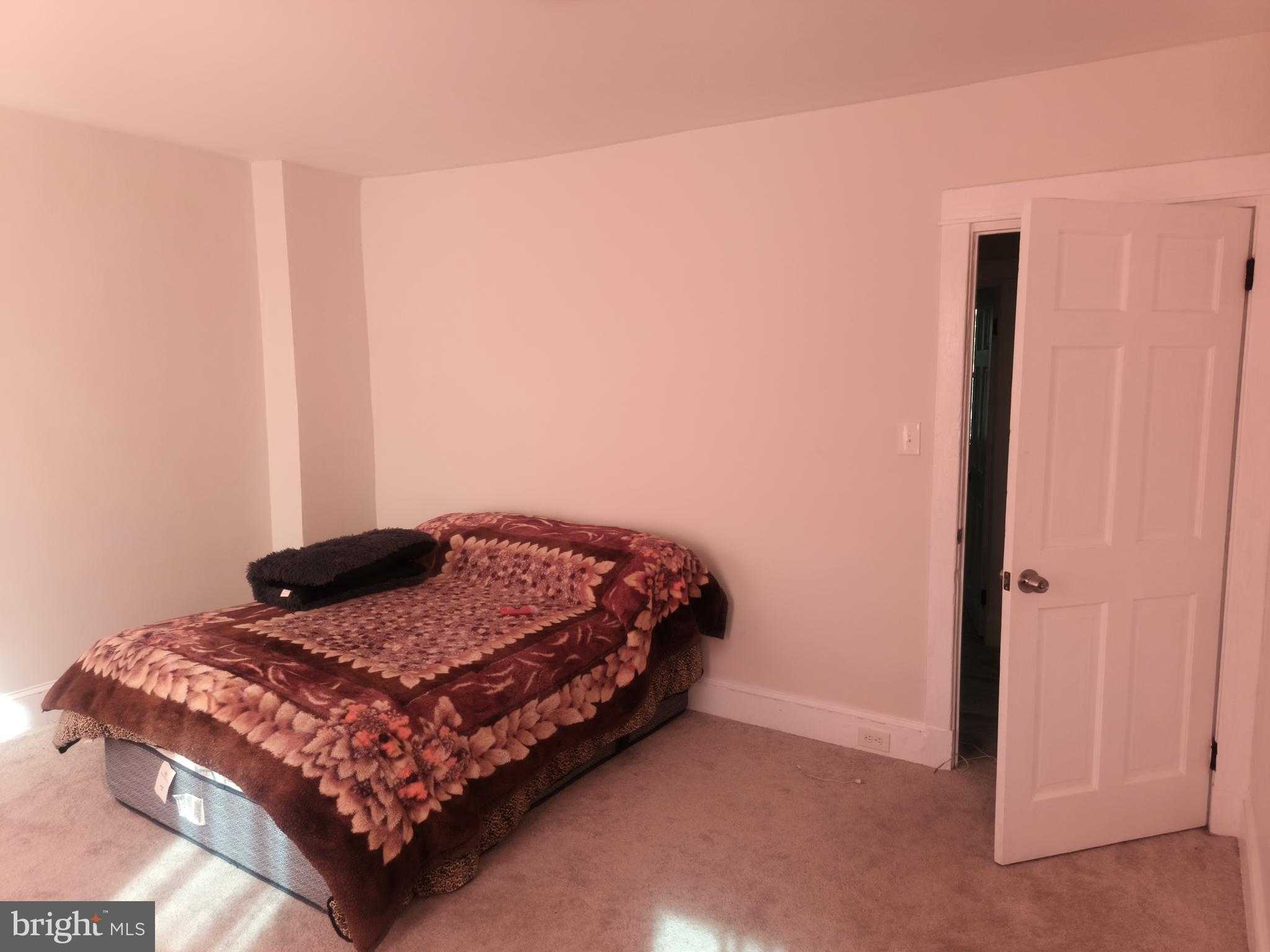 804 Bonaparte Ave photo 8