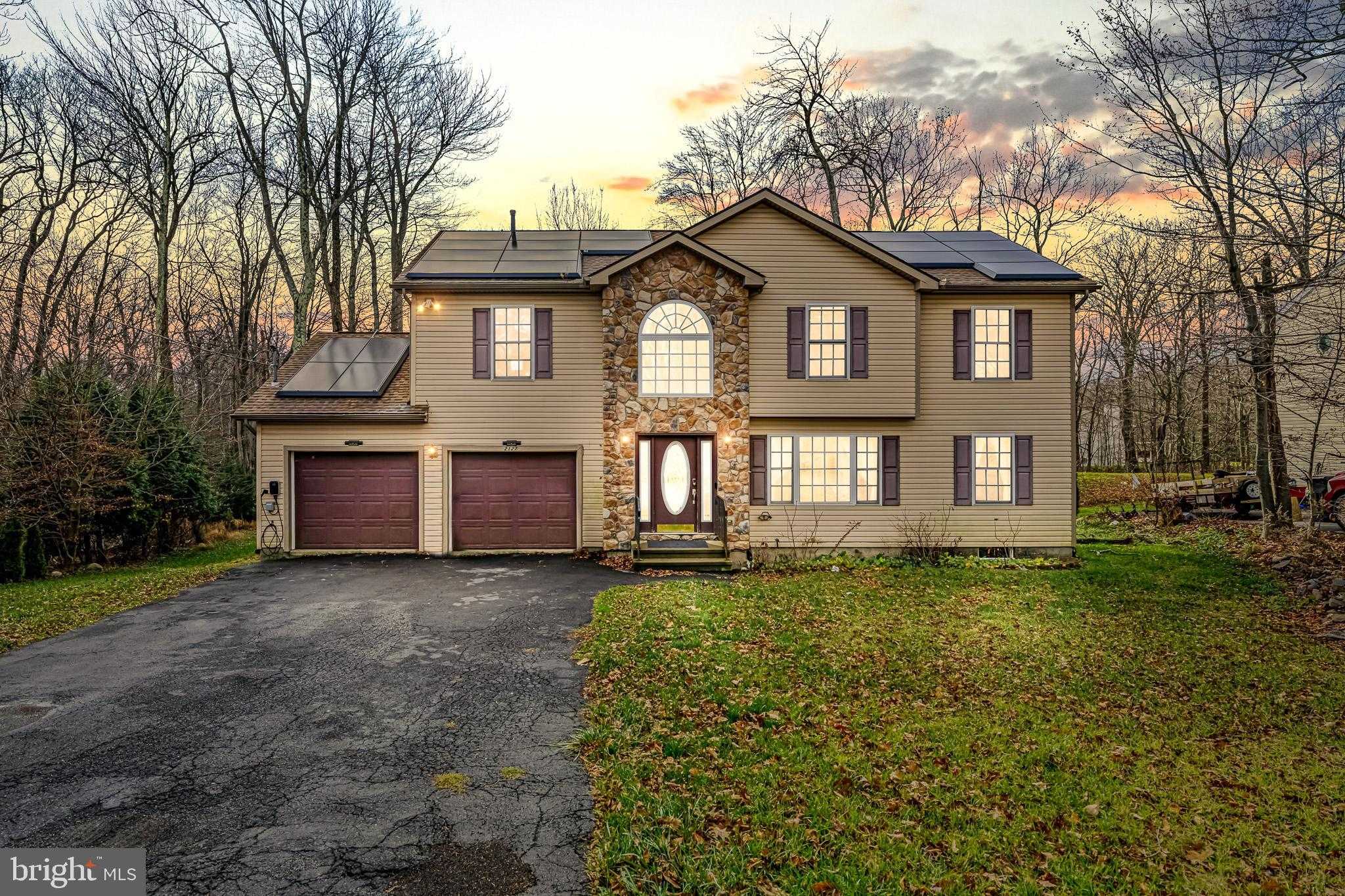 2127 Warwick Cir, Tobyhanna