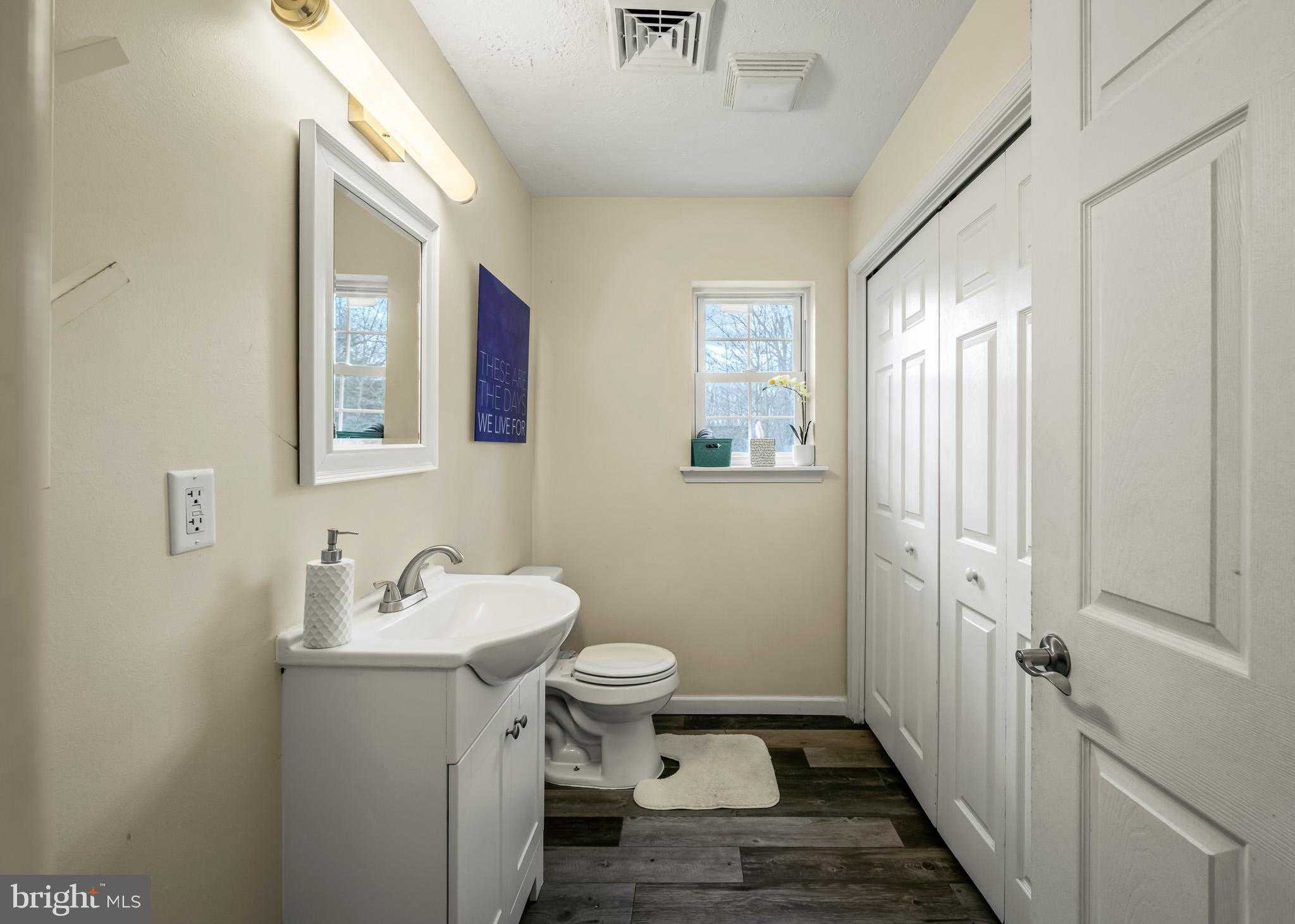 2127 Warwick Cir photo 14