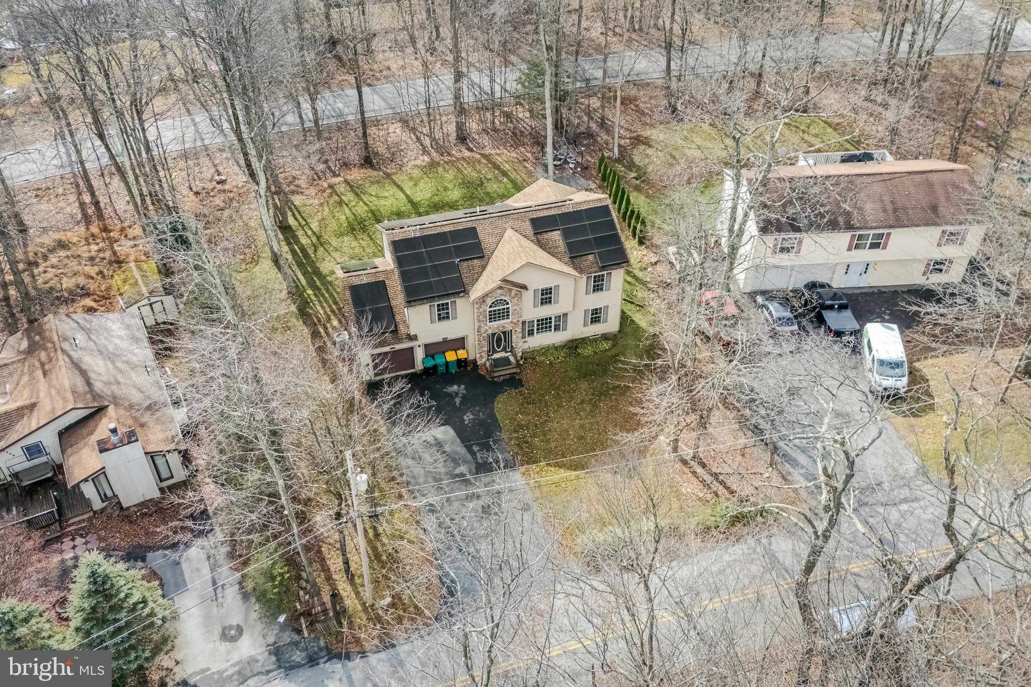 2127 Warwick Cir photo 2