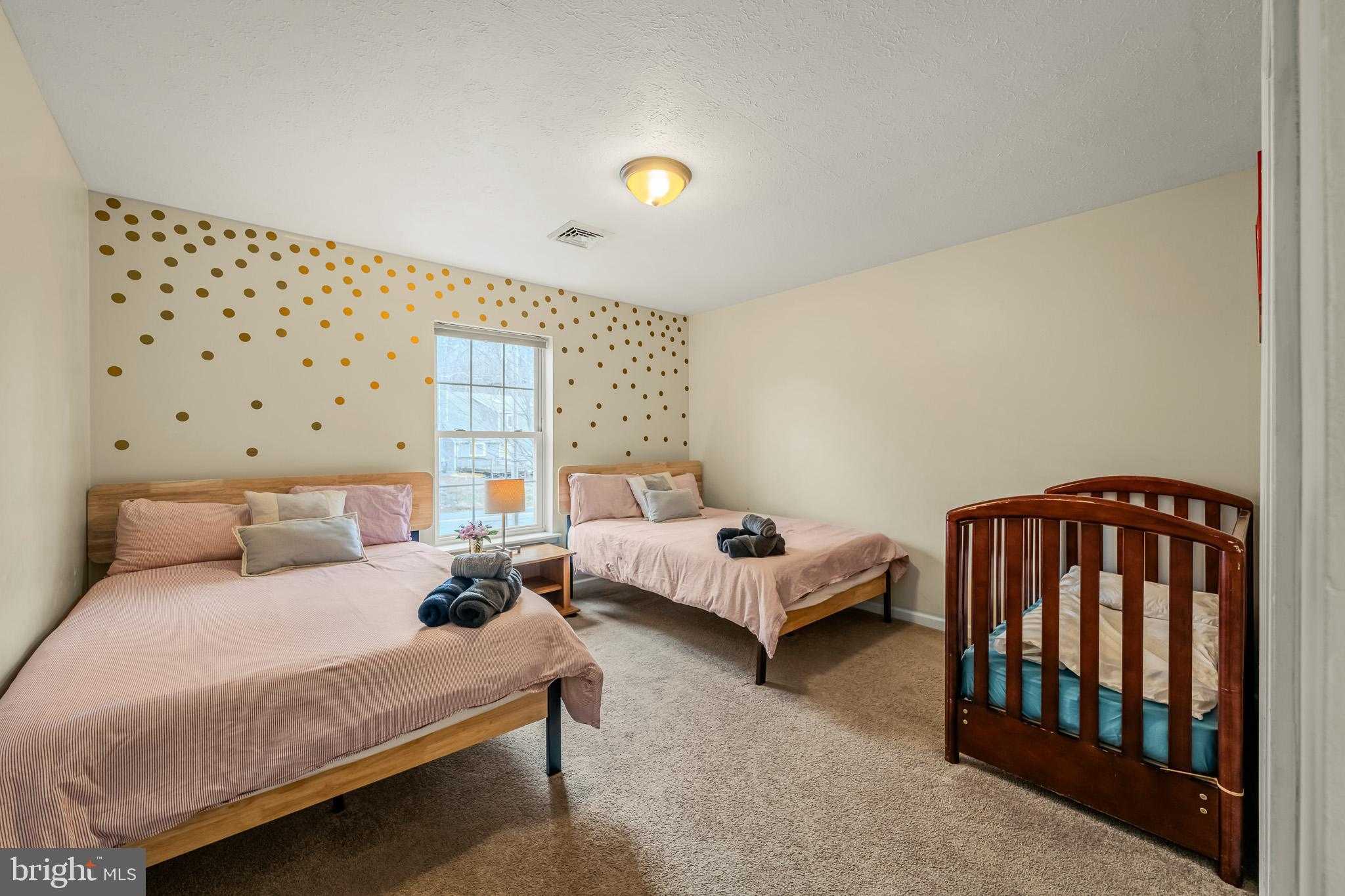 2127 Warwick Cir photo 27