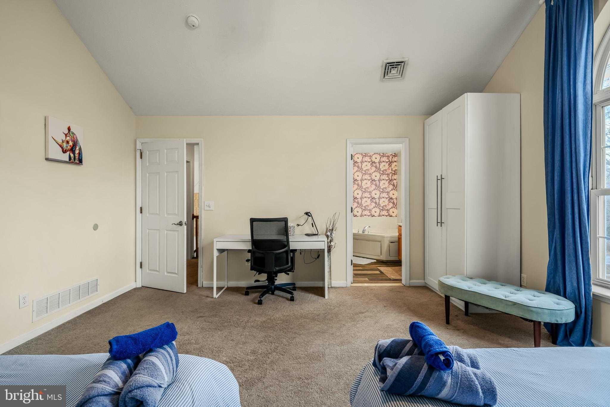 2127 Warwick Cir photo 37