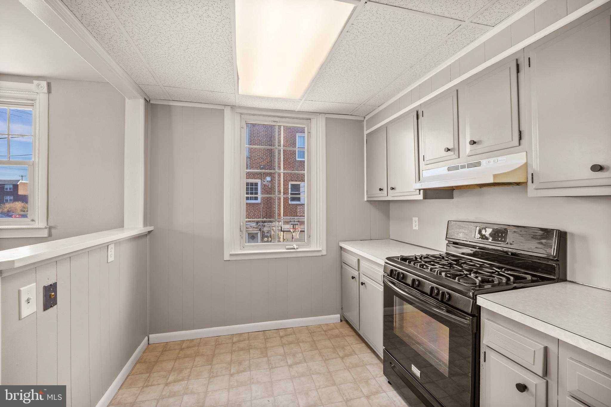 4301 Chippendale Ave photo 9