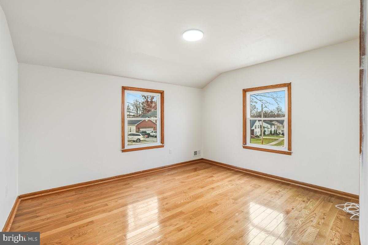 9307 Thornewood Dr photo 26