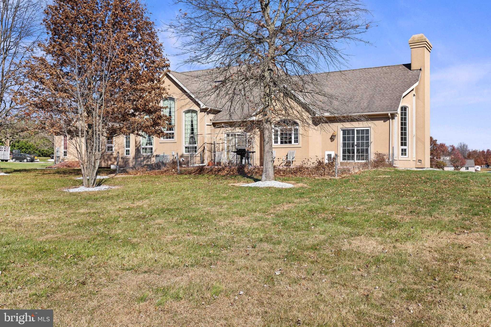 334 Rolling Ln photo 8