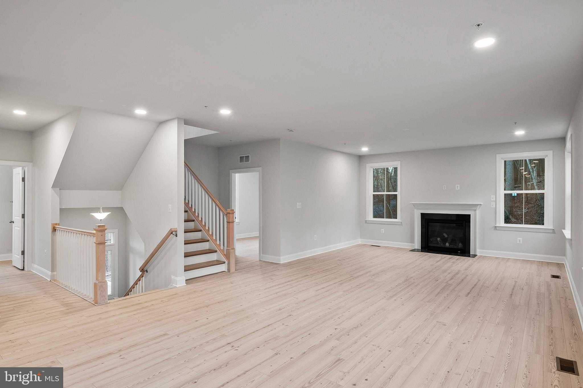 4496 Ilchester Rd photo 11