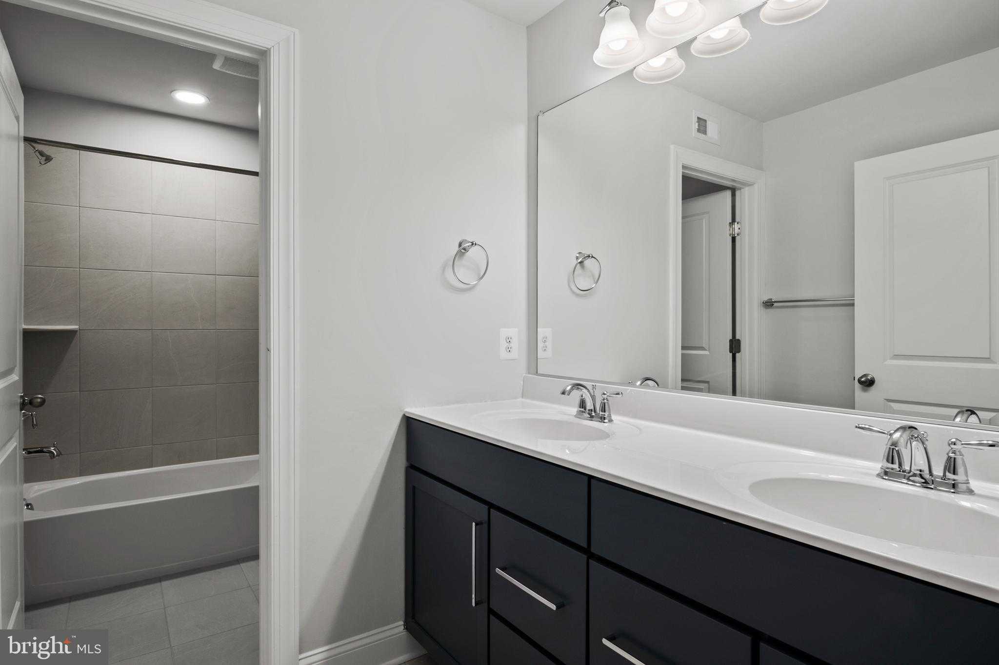 4496 Ilchester Rd photo 46