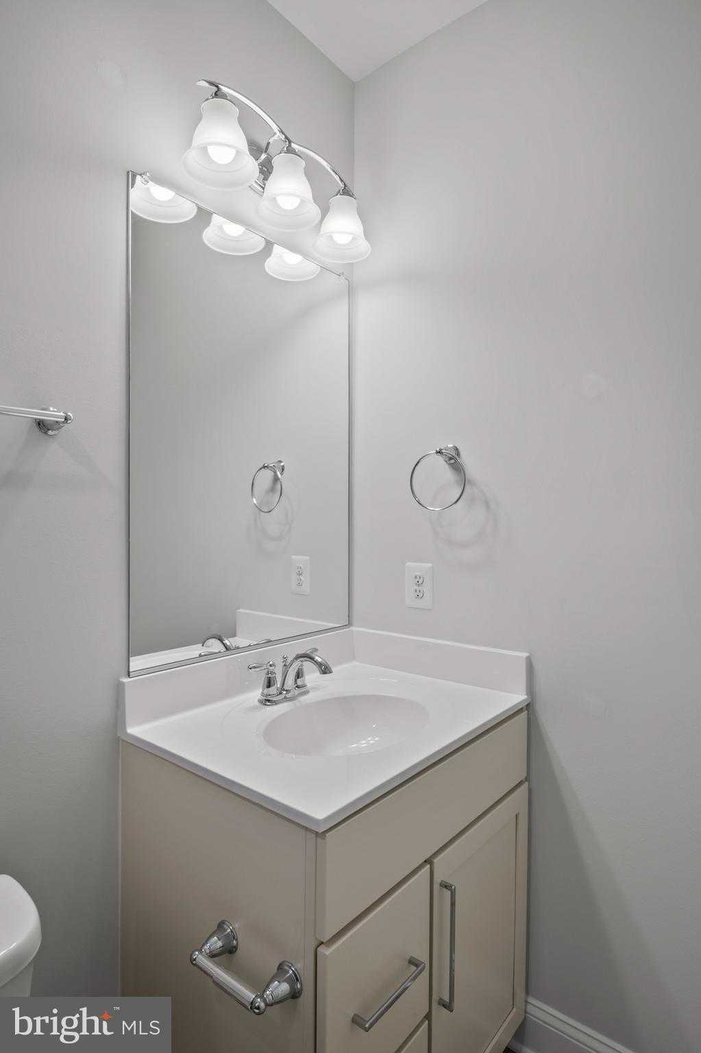 4496 Ilchester Rd photo 54