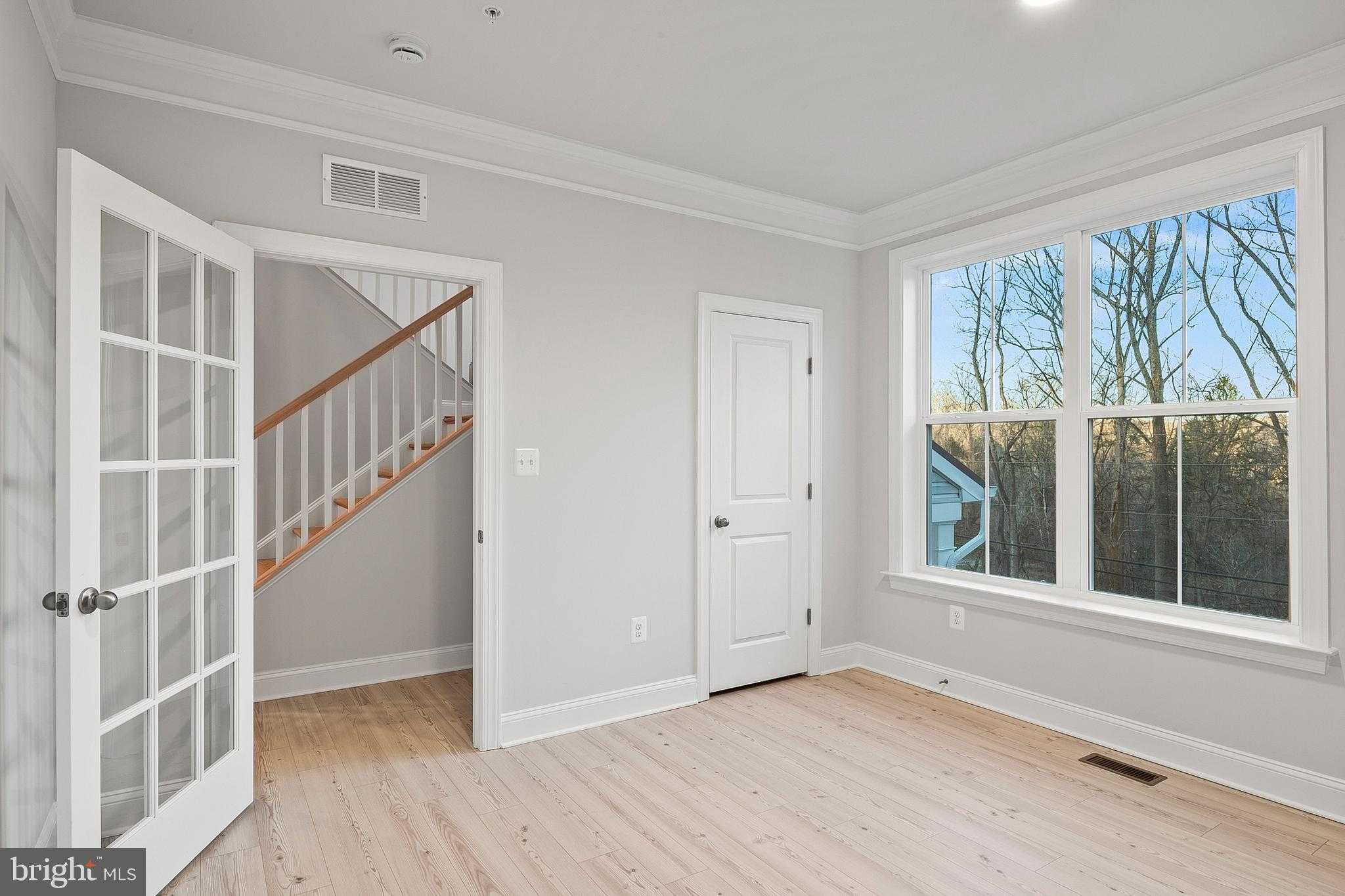 4496 Ilchester Rd photo 8