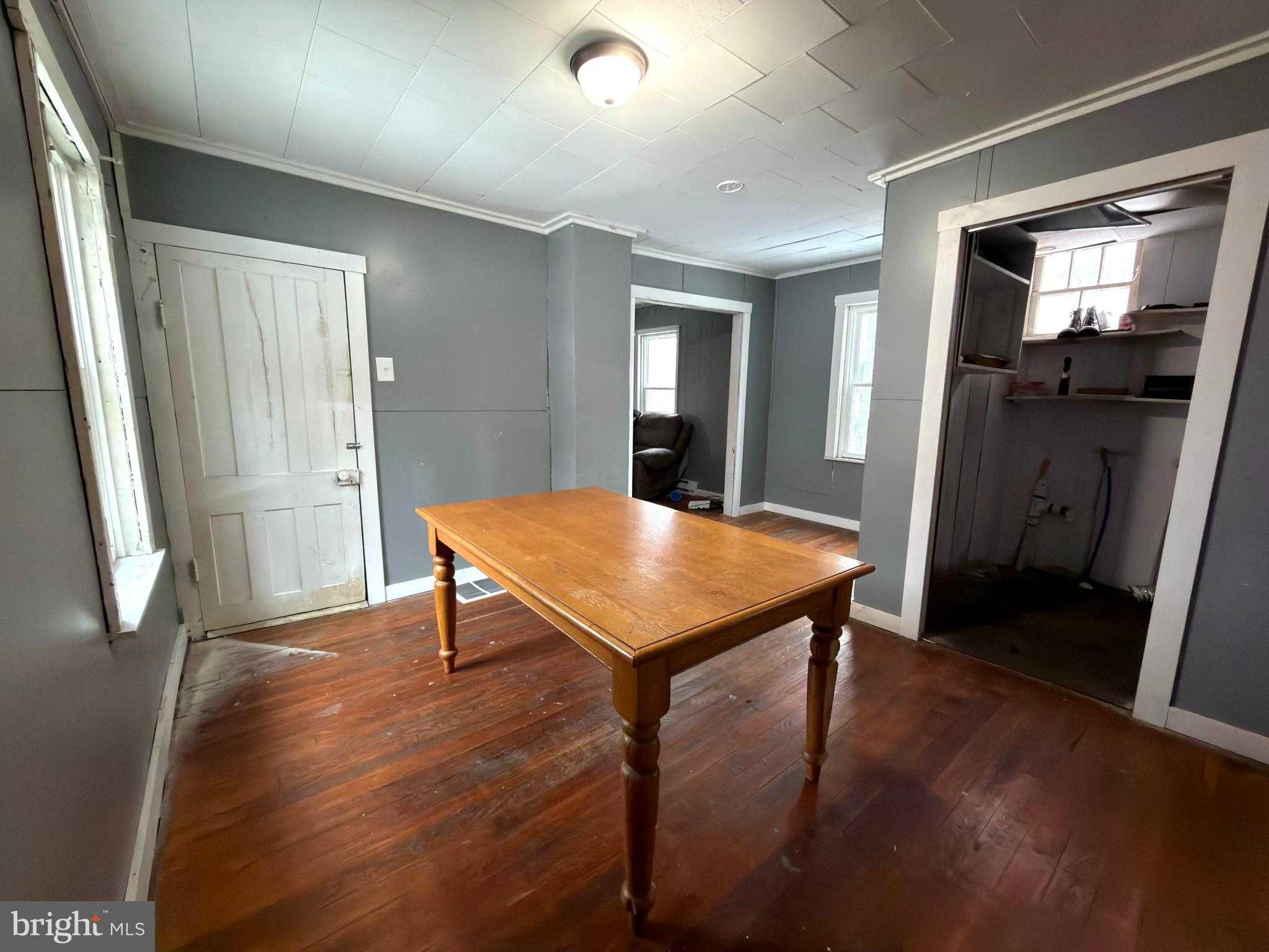 1356 Main St photo 5