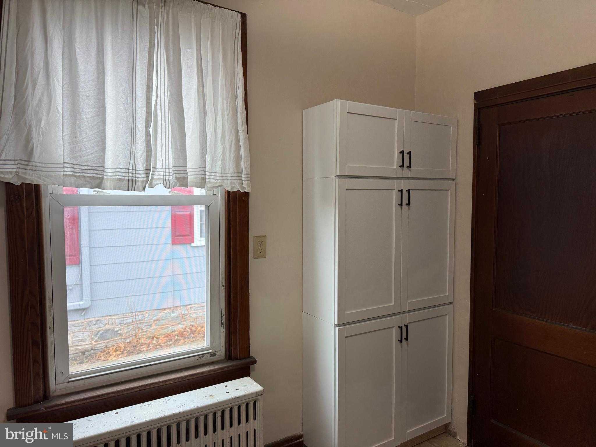 425 E Maple St photo 14