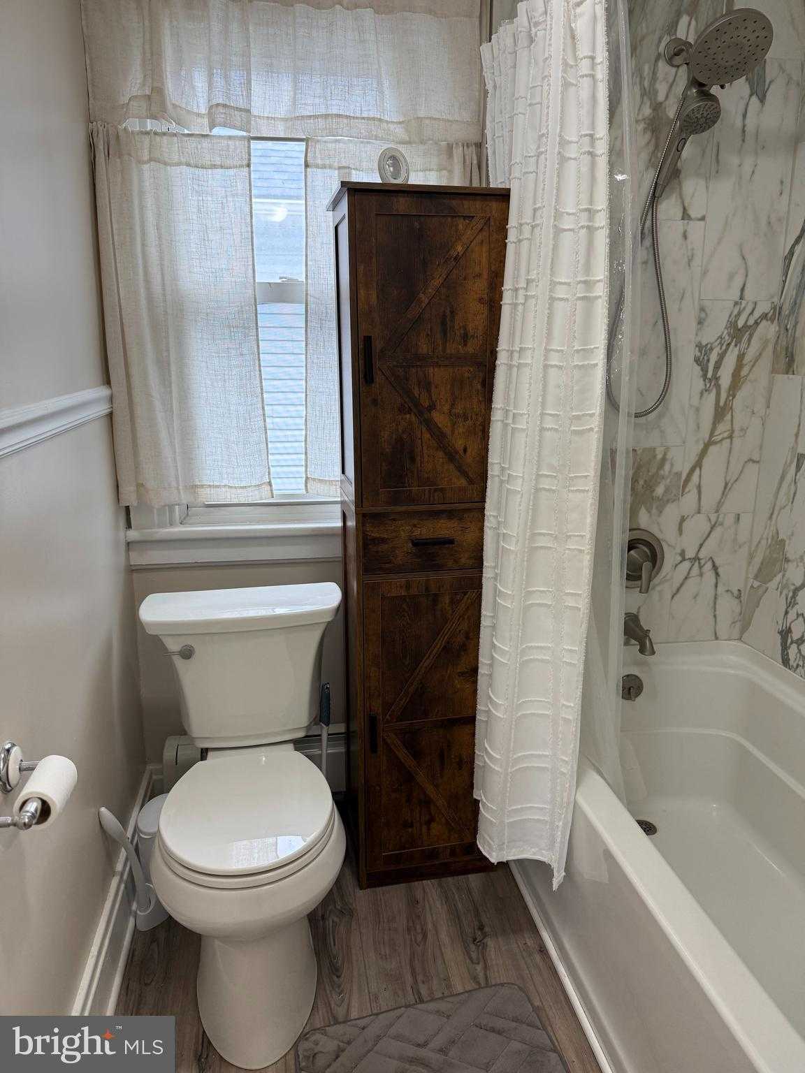 425 E Maple St photo 19