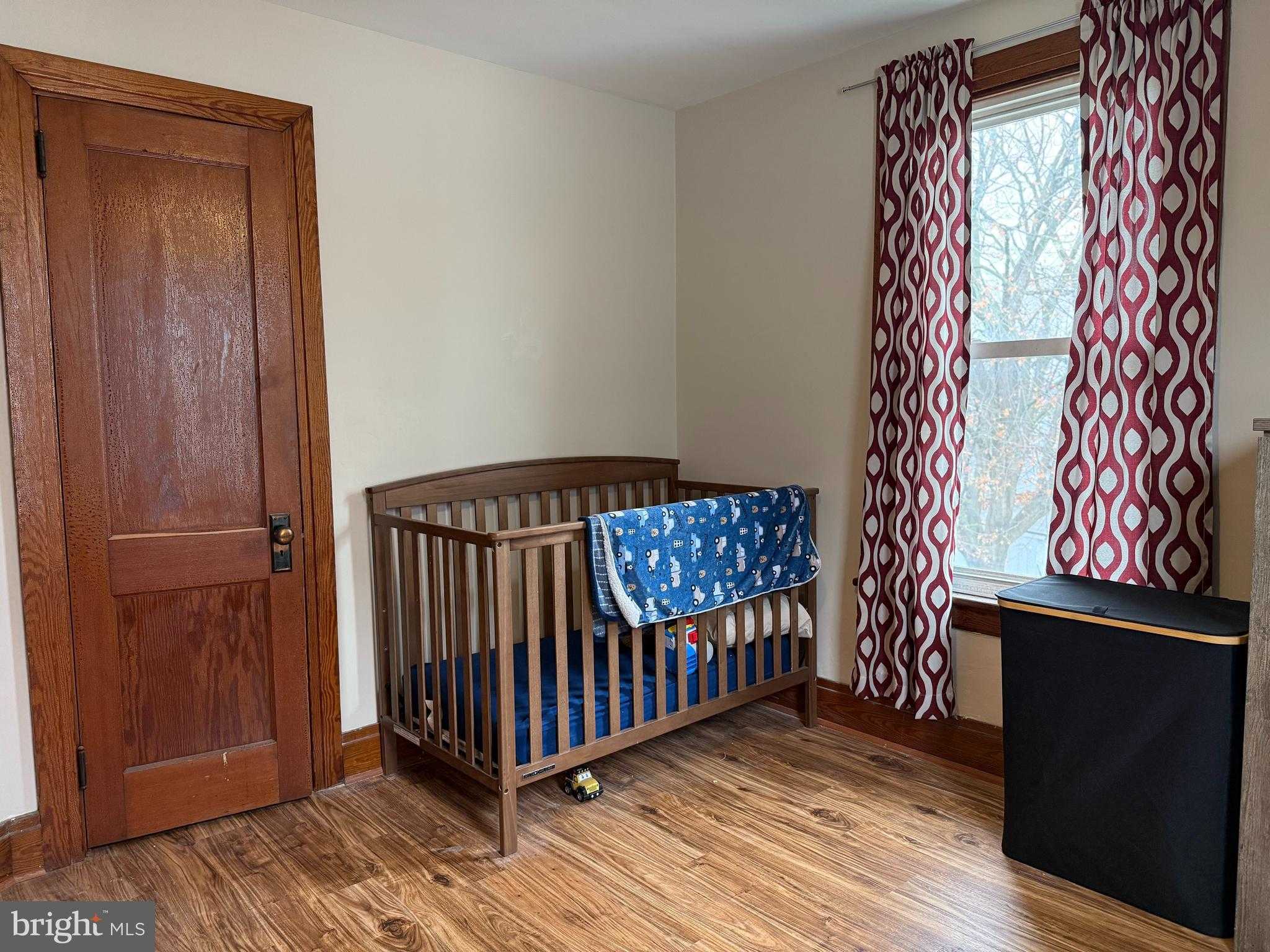 425 E Maple St photo 21