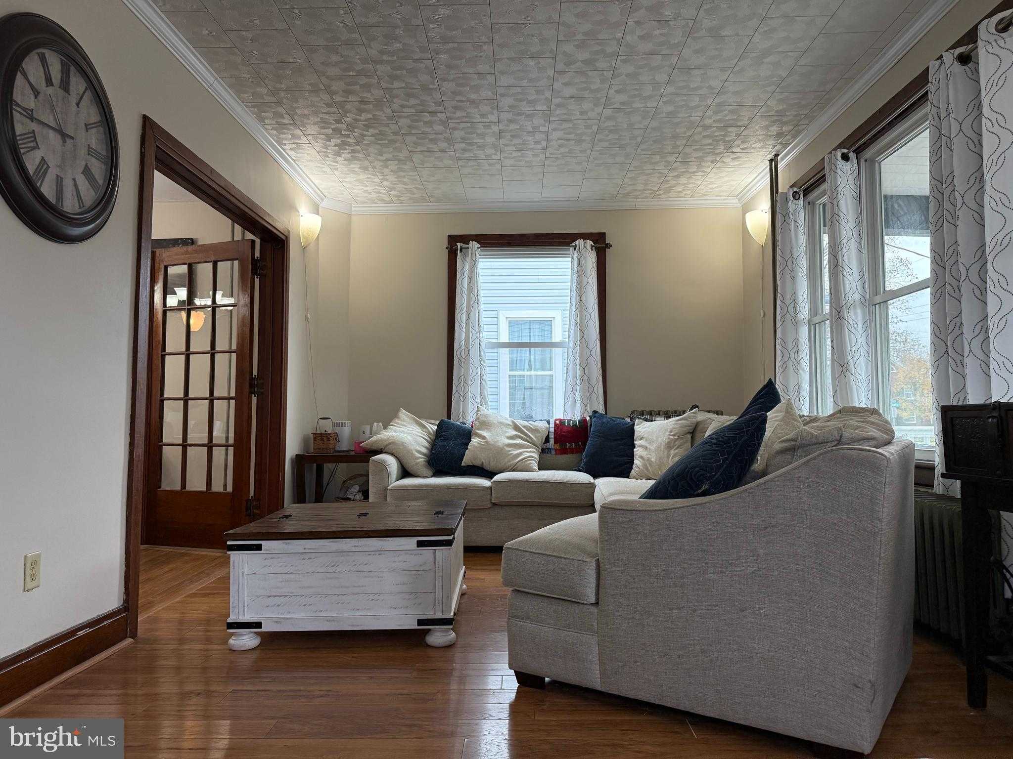 425 E Maple St photo 6