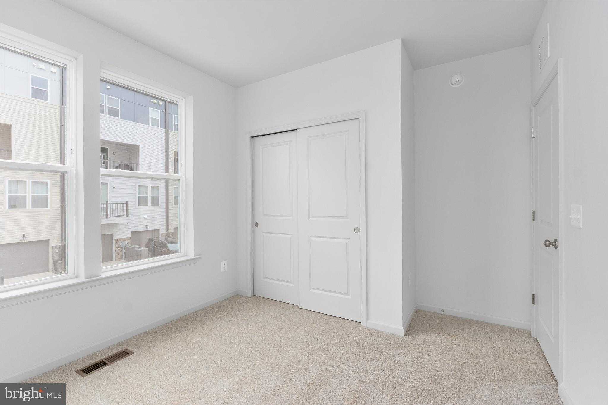 2540 Neabsco Common Pl photo 23