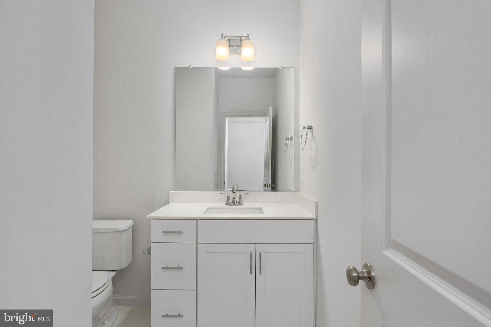 2540 Neabsco Common Pl photo 24