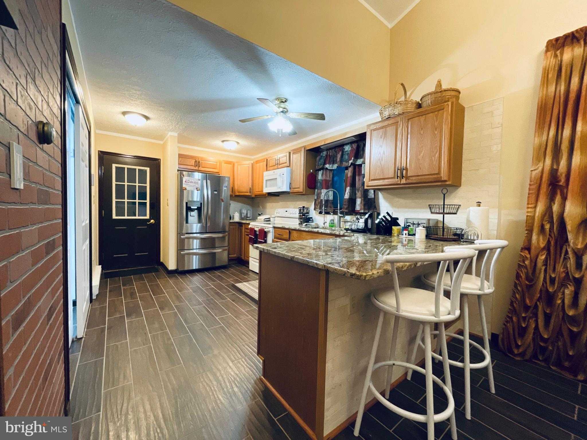 149 Livingston Ln photo 4