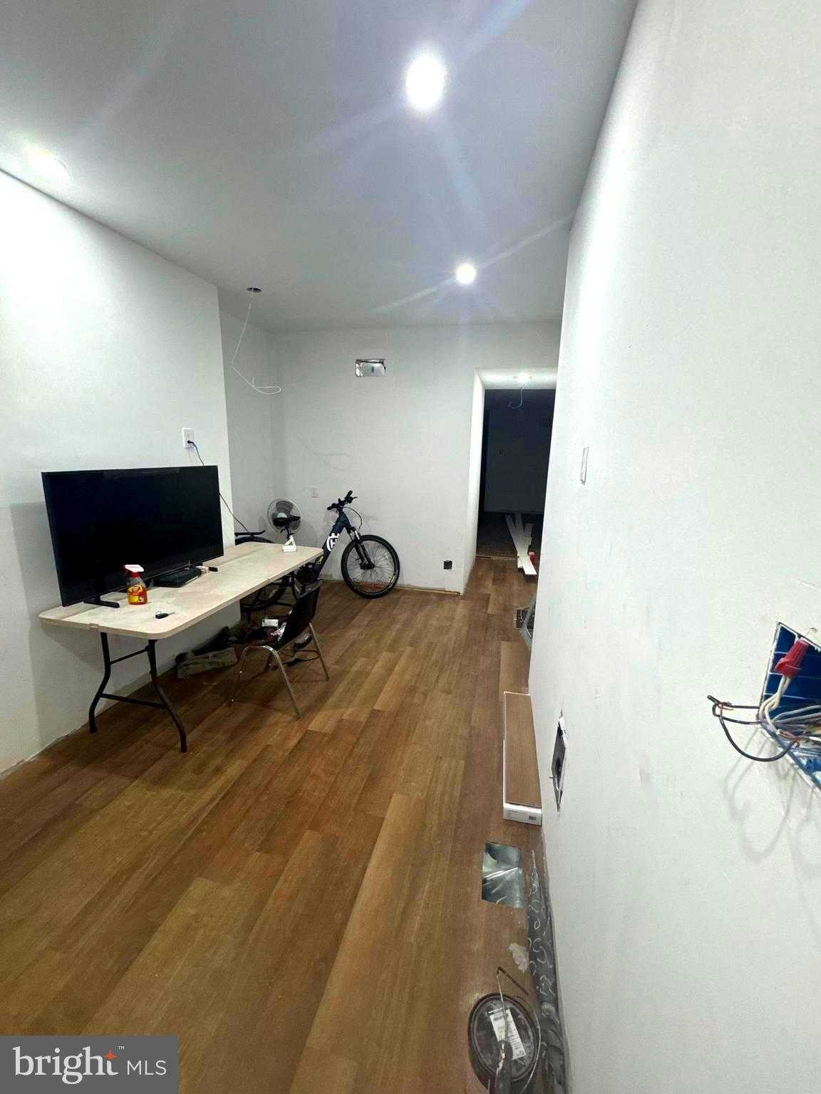 1934 N Croskey St photo 5