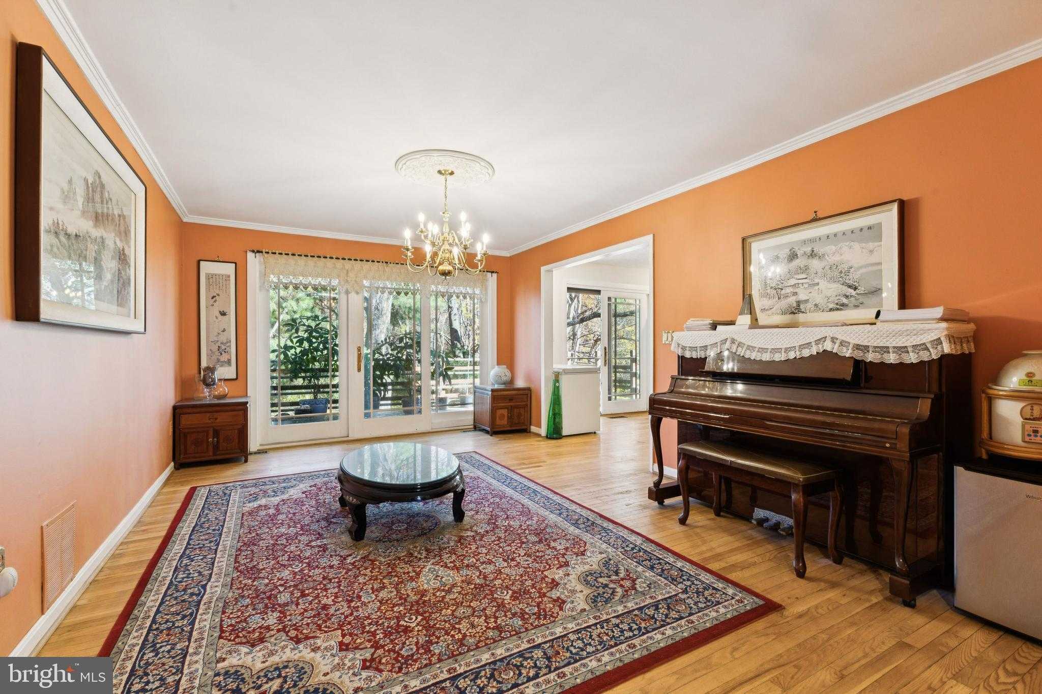 3406 Lyrac St photo 2