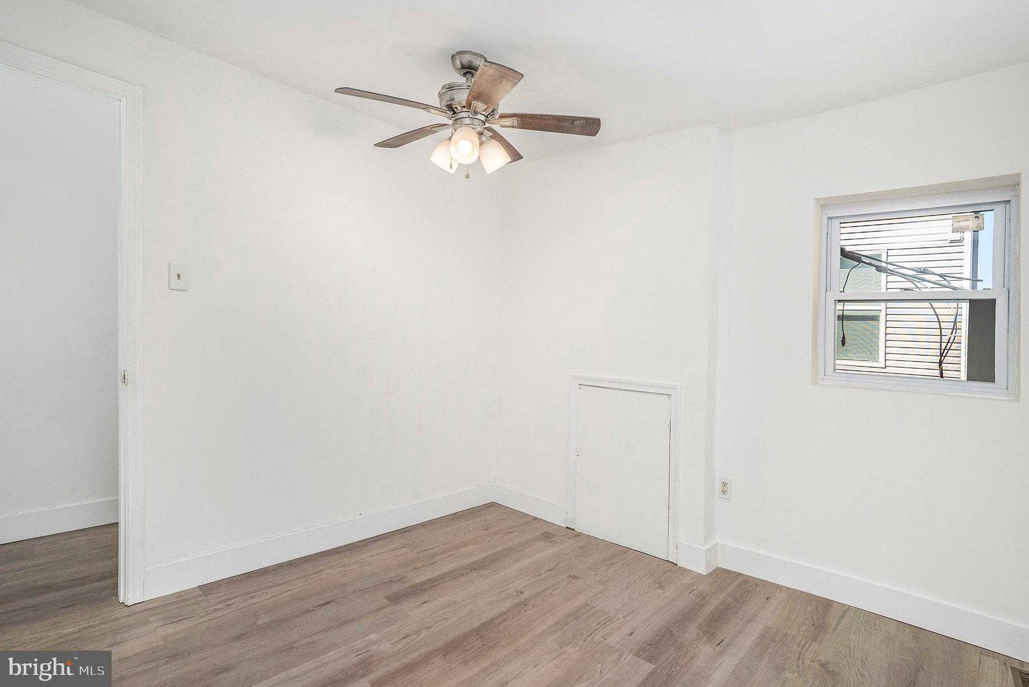 1260 N Newkirk St photo 18