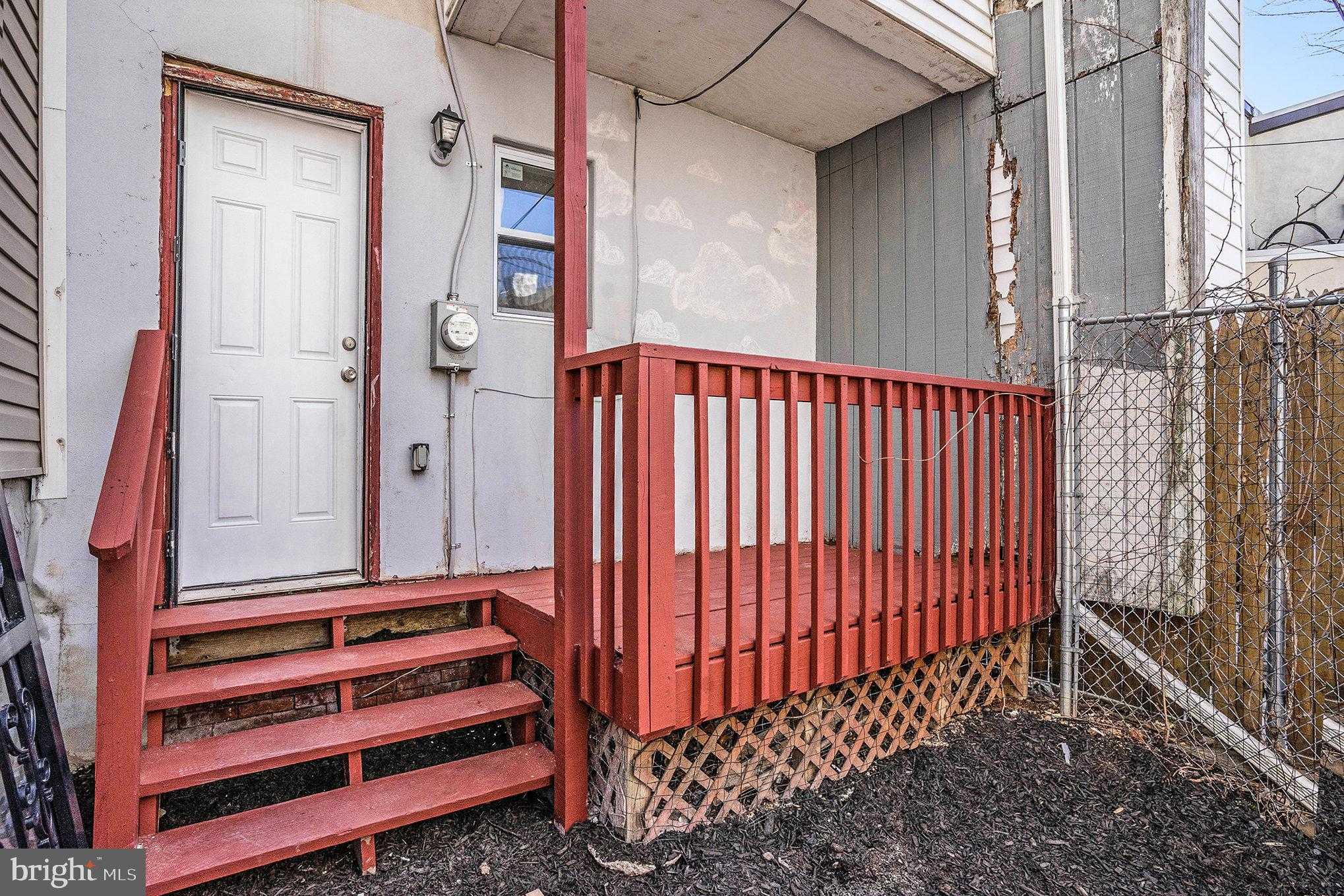 1260 N Newkirk St photo 25