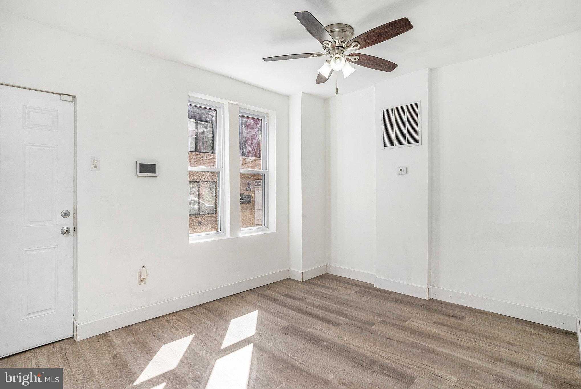 1260 N Newkirk St photo 4