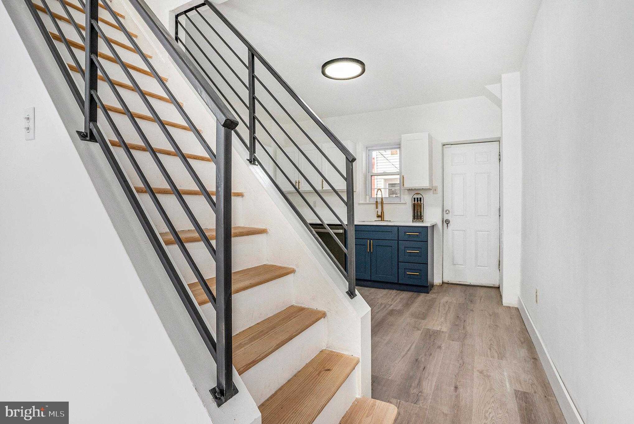 1260 N Newkirk St photo 7