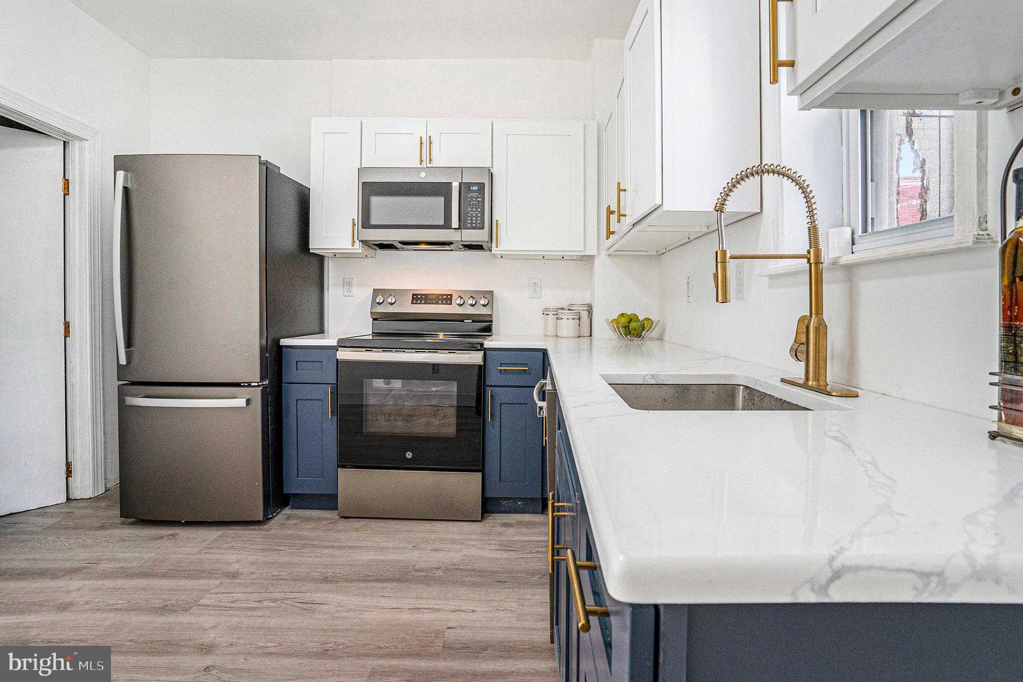 1260 N Newkirk St photo 9