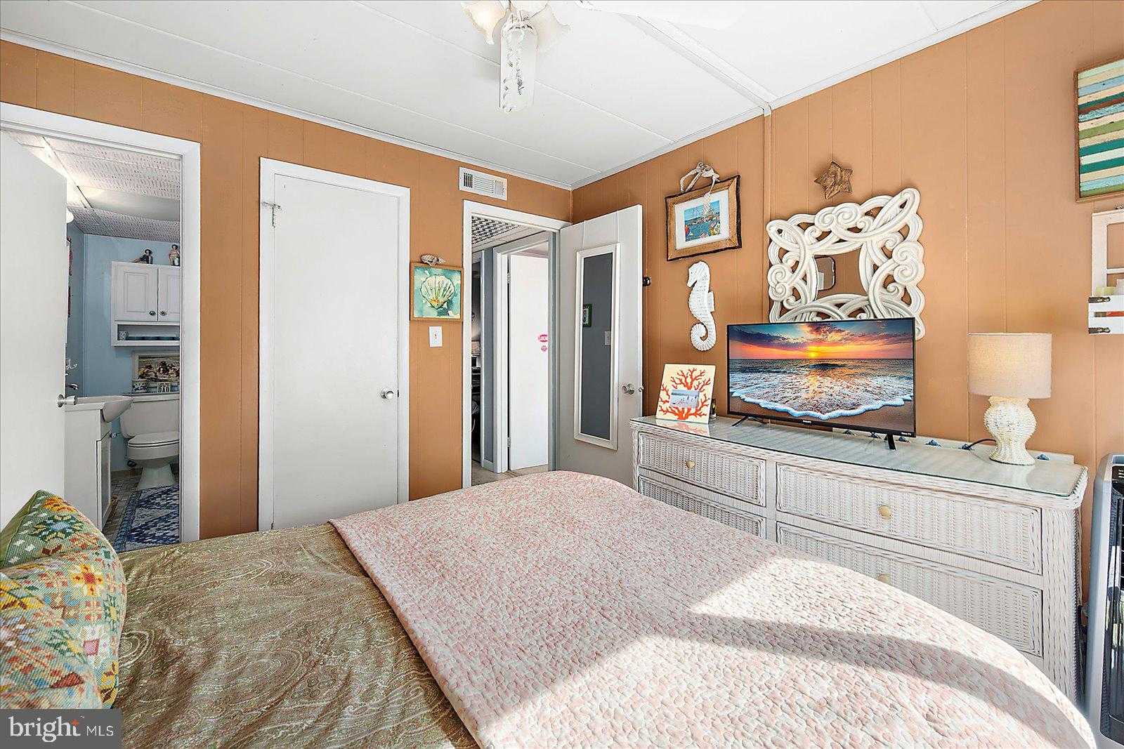 11 51st St Unit 202 photo 24