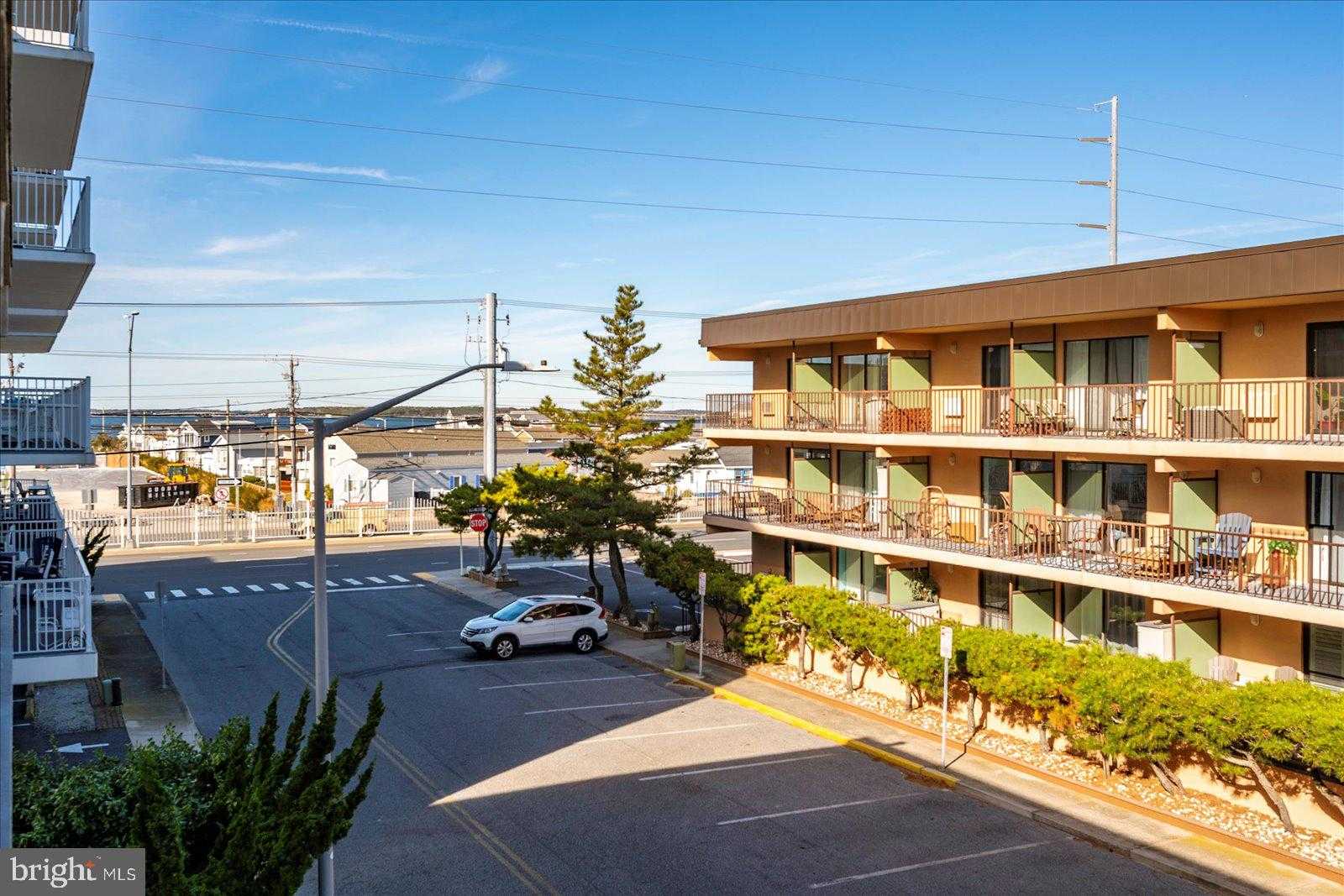 11 51st St Unit 202 photo 37