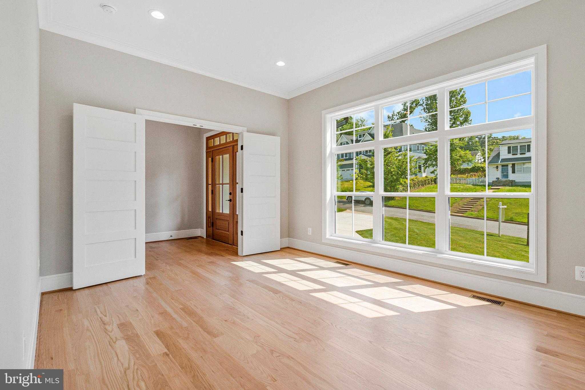 2300 Meridian St photo 7