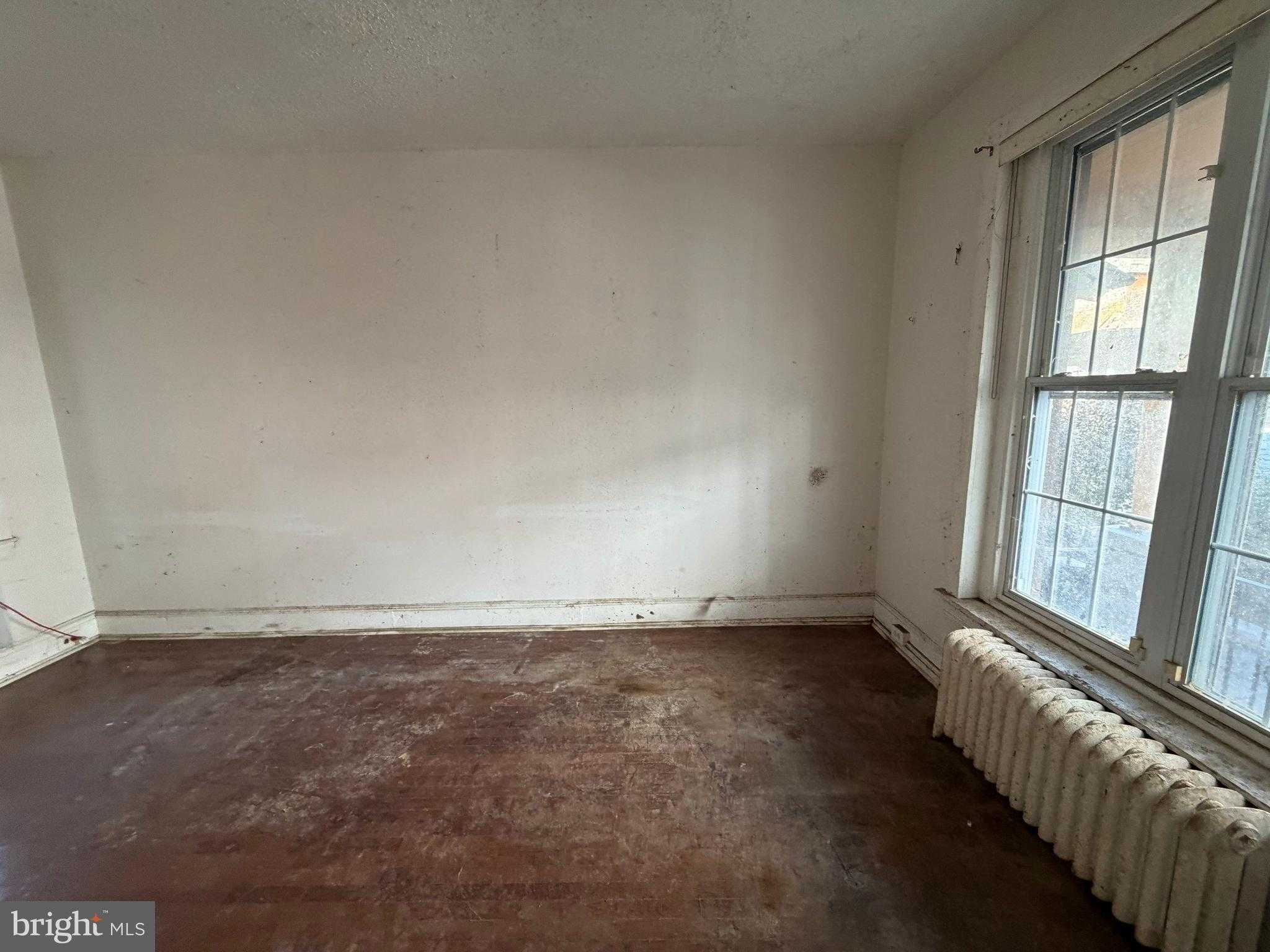 1602 Rowan St photo 3